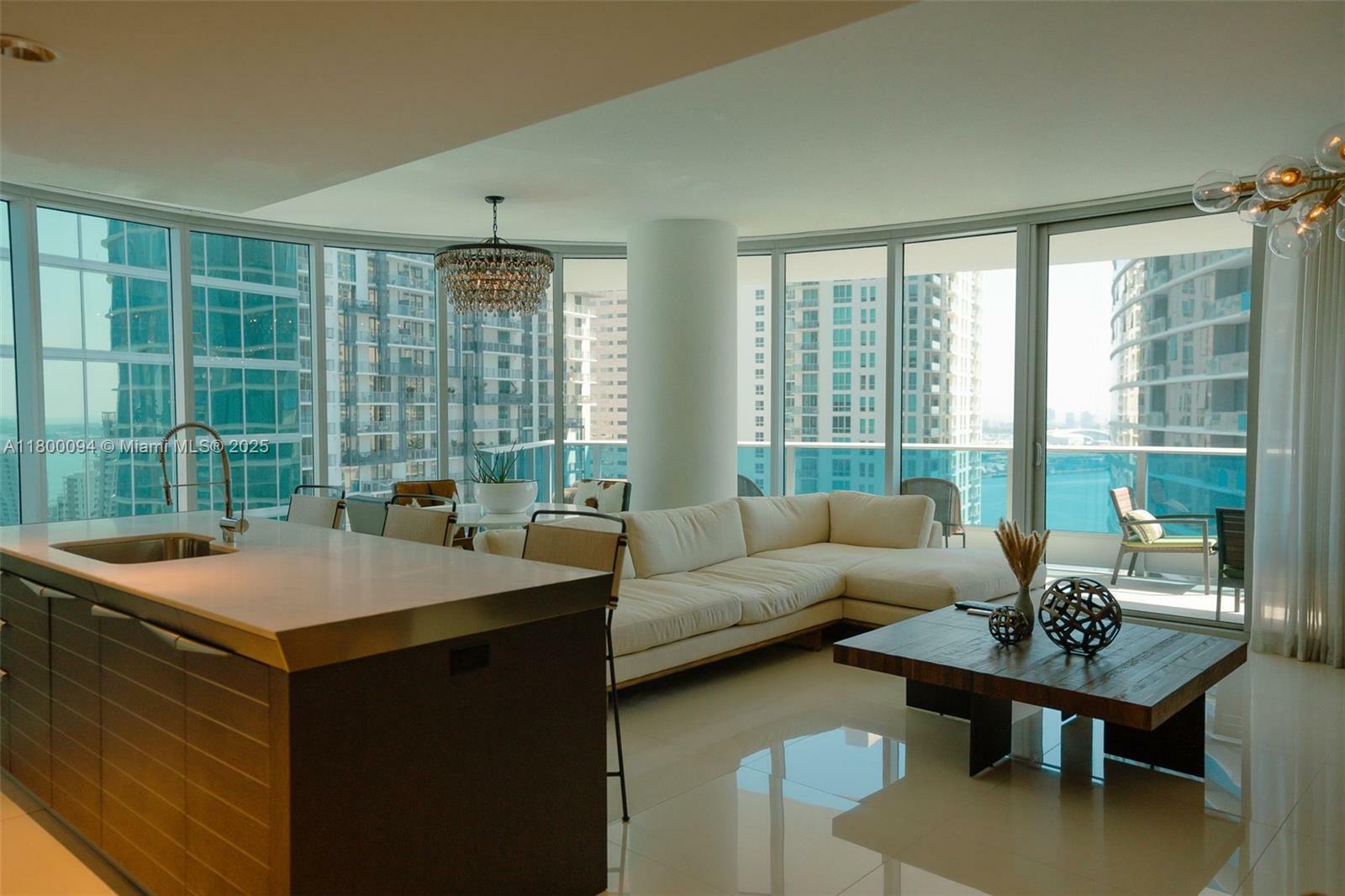 Property Photo: 200 Biscayne Blvd Way 3201 FL 33131