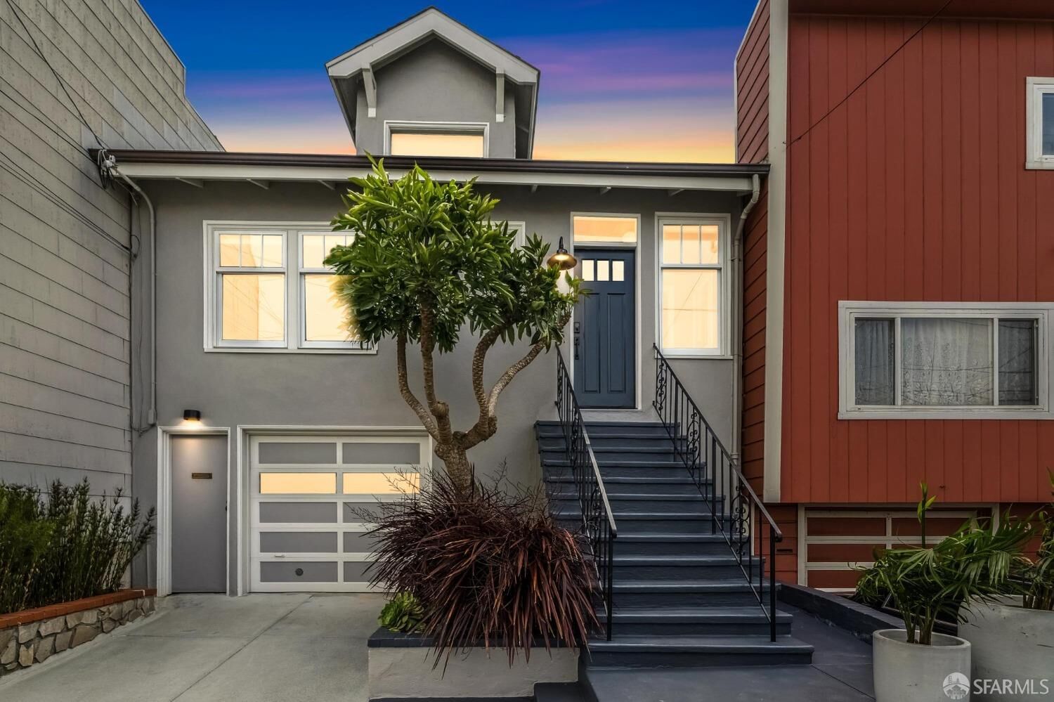 Property Photo:  635 Moscow Street  CA 94112 