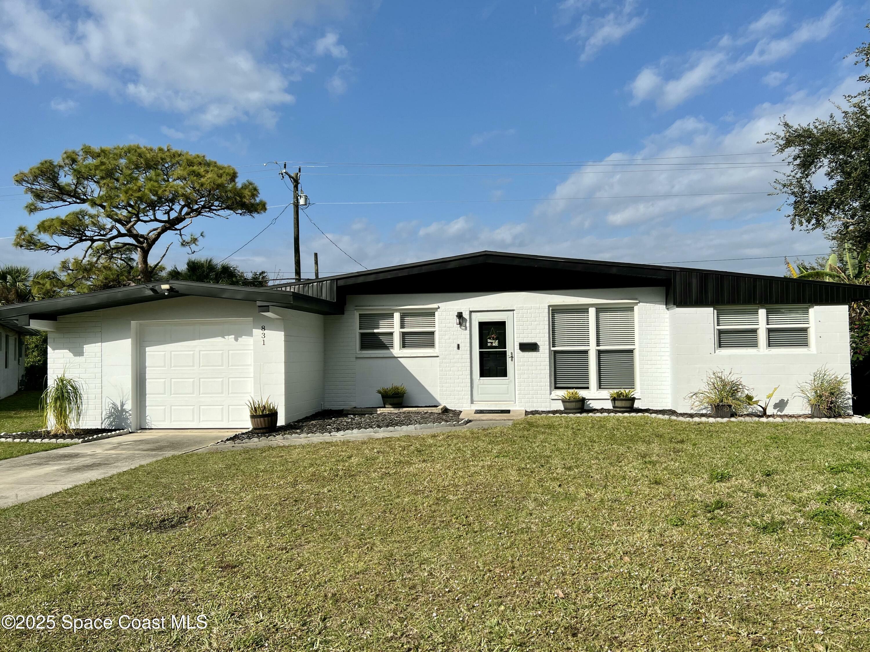 Property Photo: 831 Glenmore Circle FL 32901