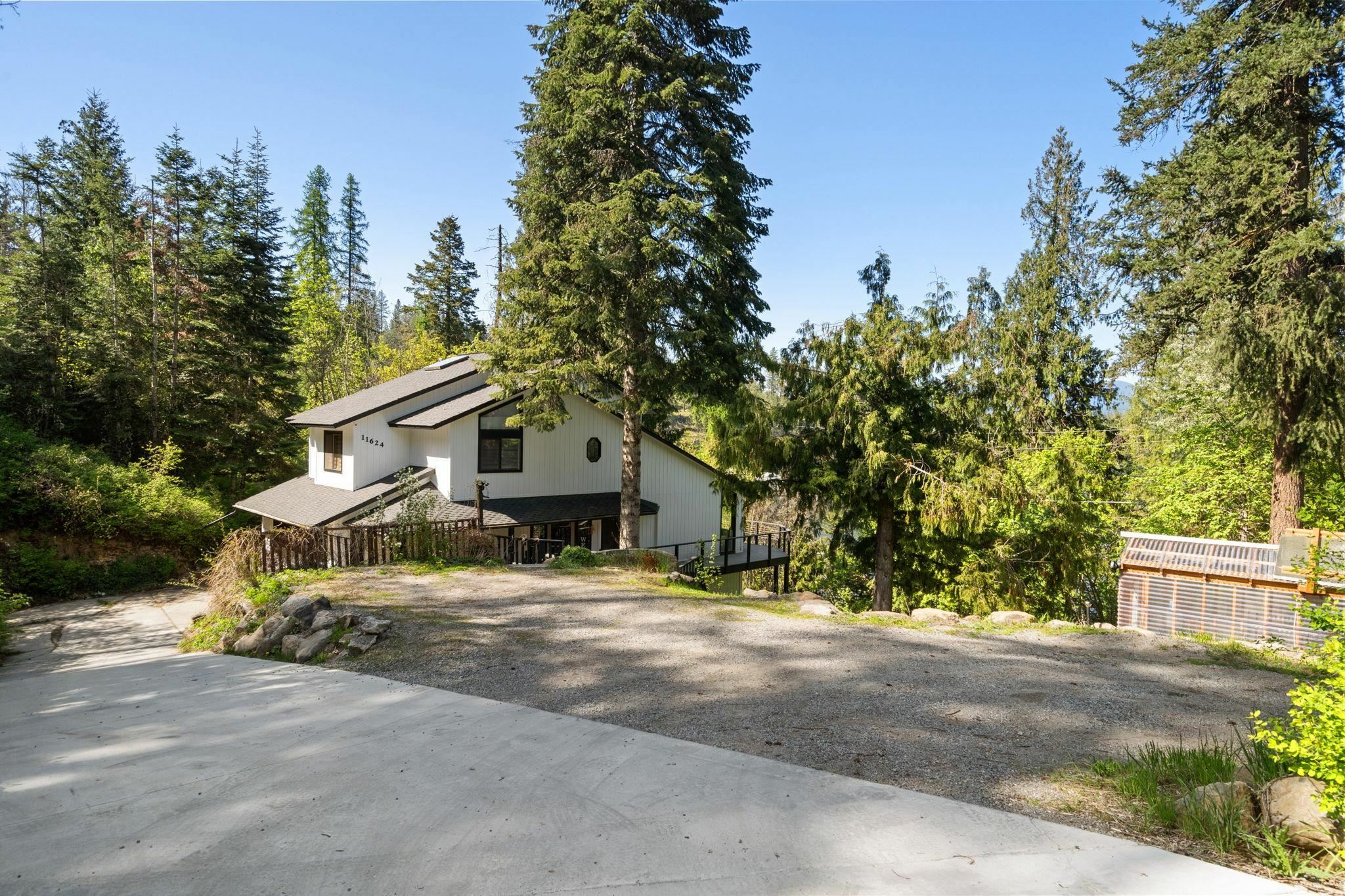 Property Photo: 11624 N West Newman Lake Rd WA 99025