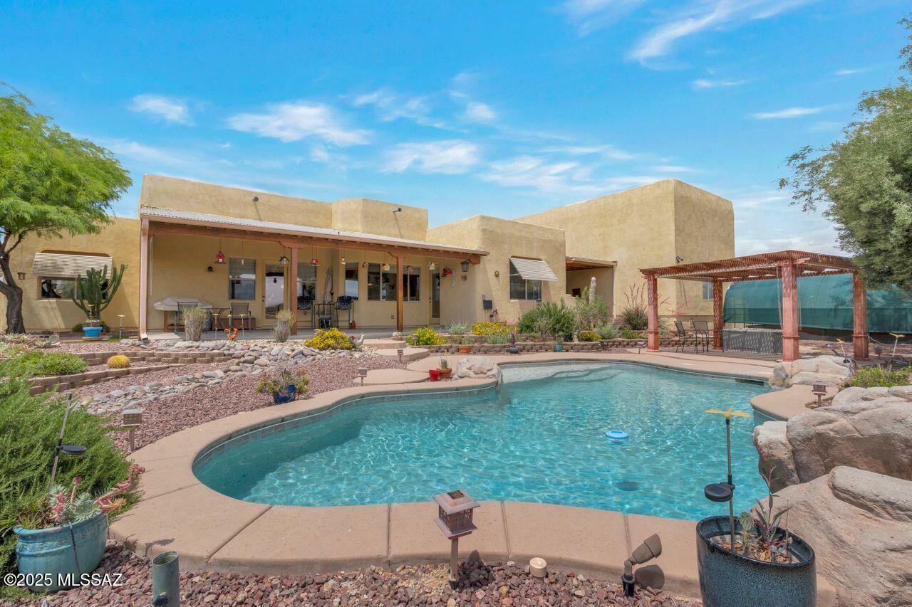 Property Photo: 7871 W Tree Frog Trail AZ 85735