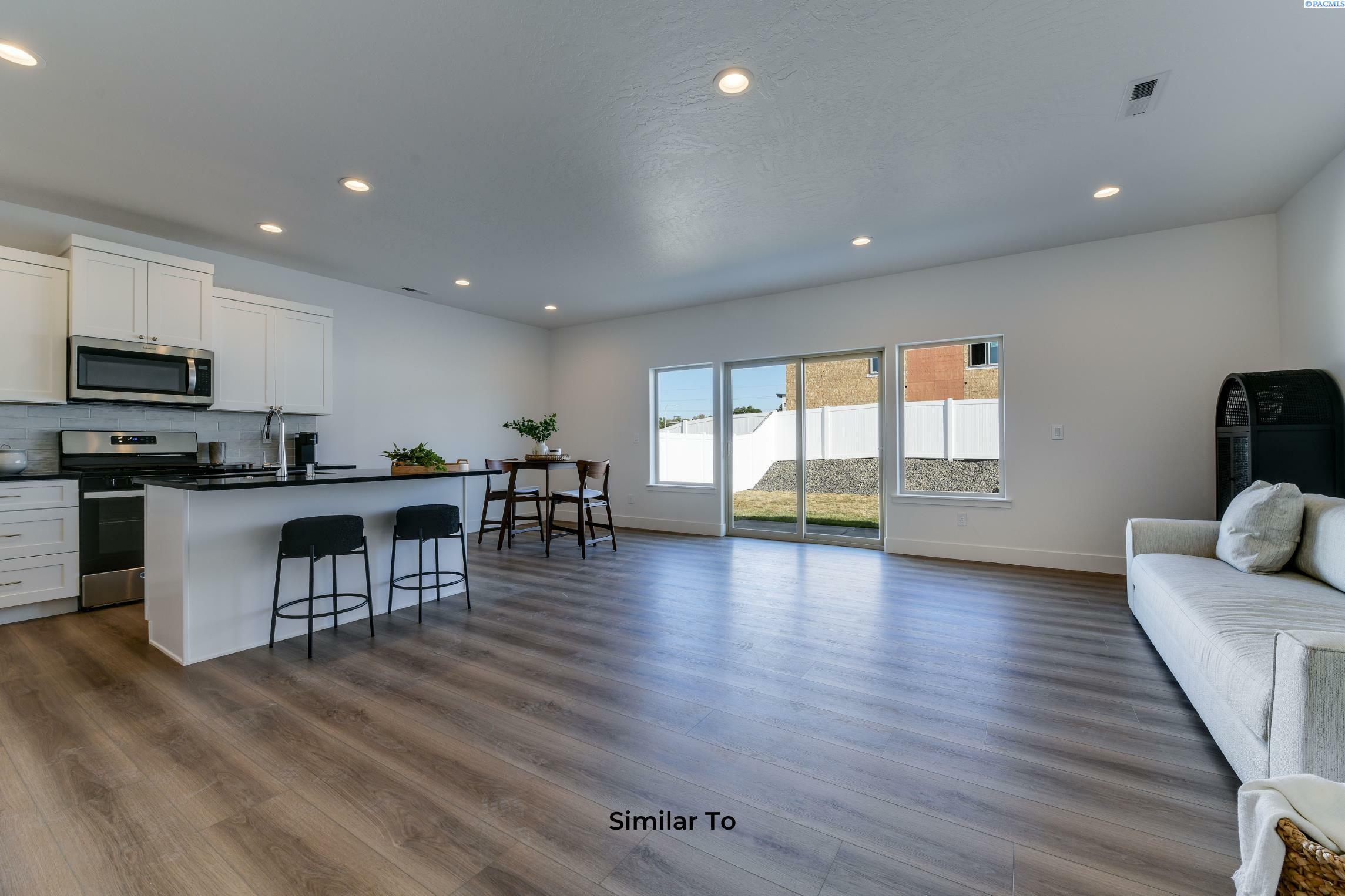 Property Photo: 7423 Grapevine Ct WA 99353