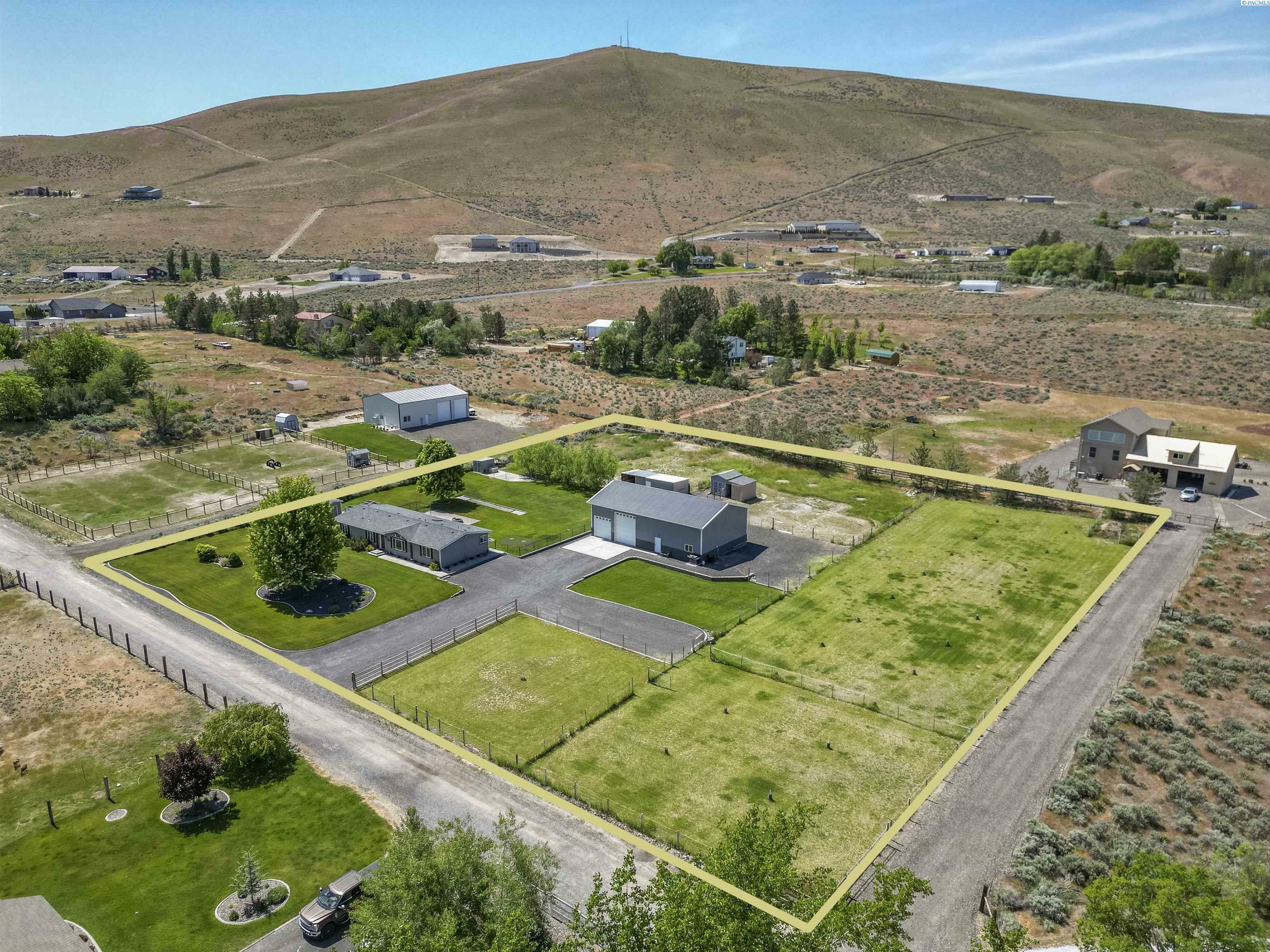 Property Photo: 57404 N 385 Prne WA 99320