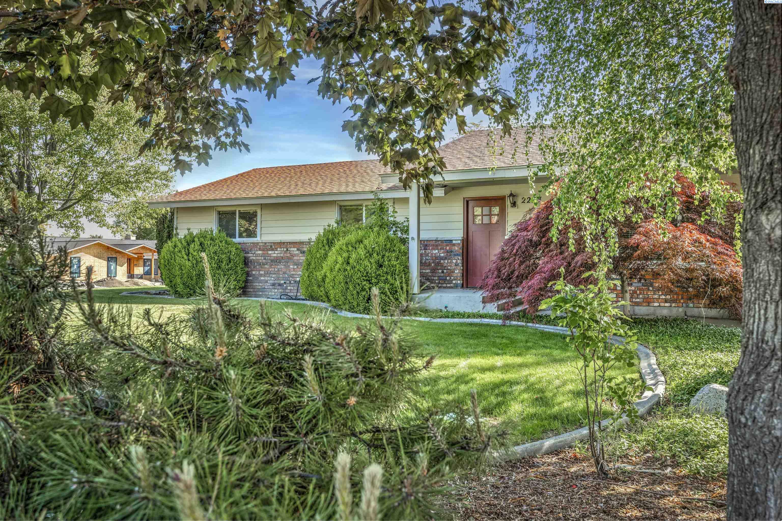 Property Photo: 2234 Greenbrook Blvd WA 99352