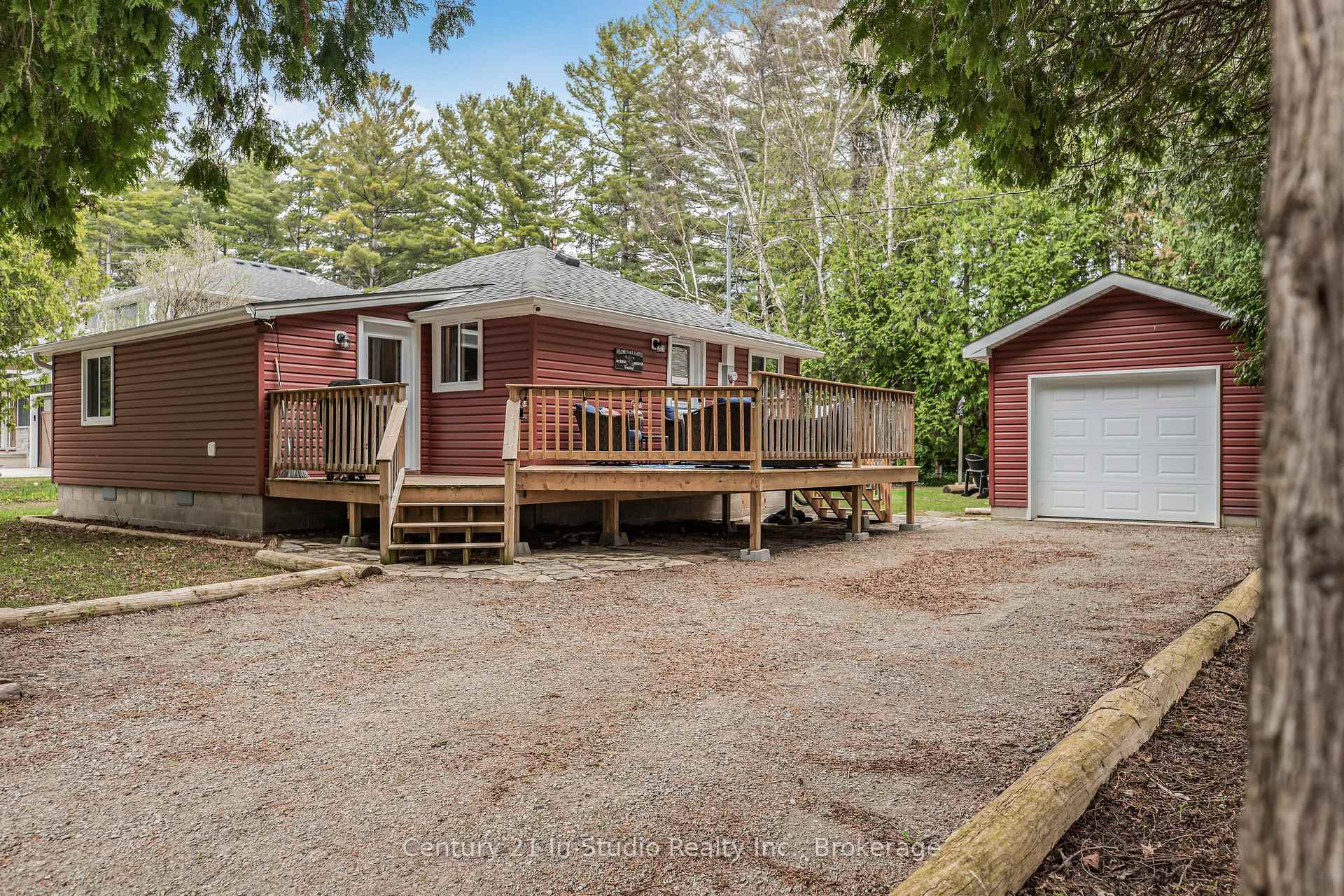 Property Photo: 17 Cammidge Crescent ON N0H 2G0