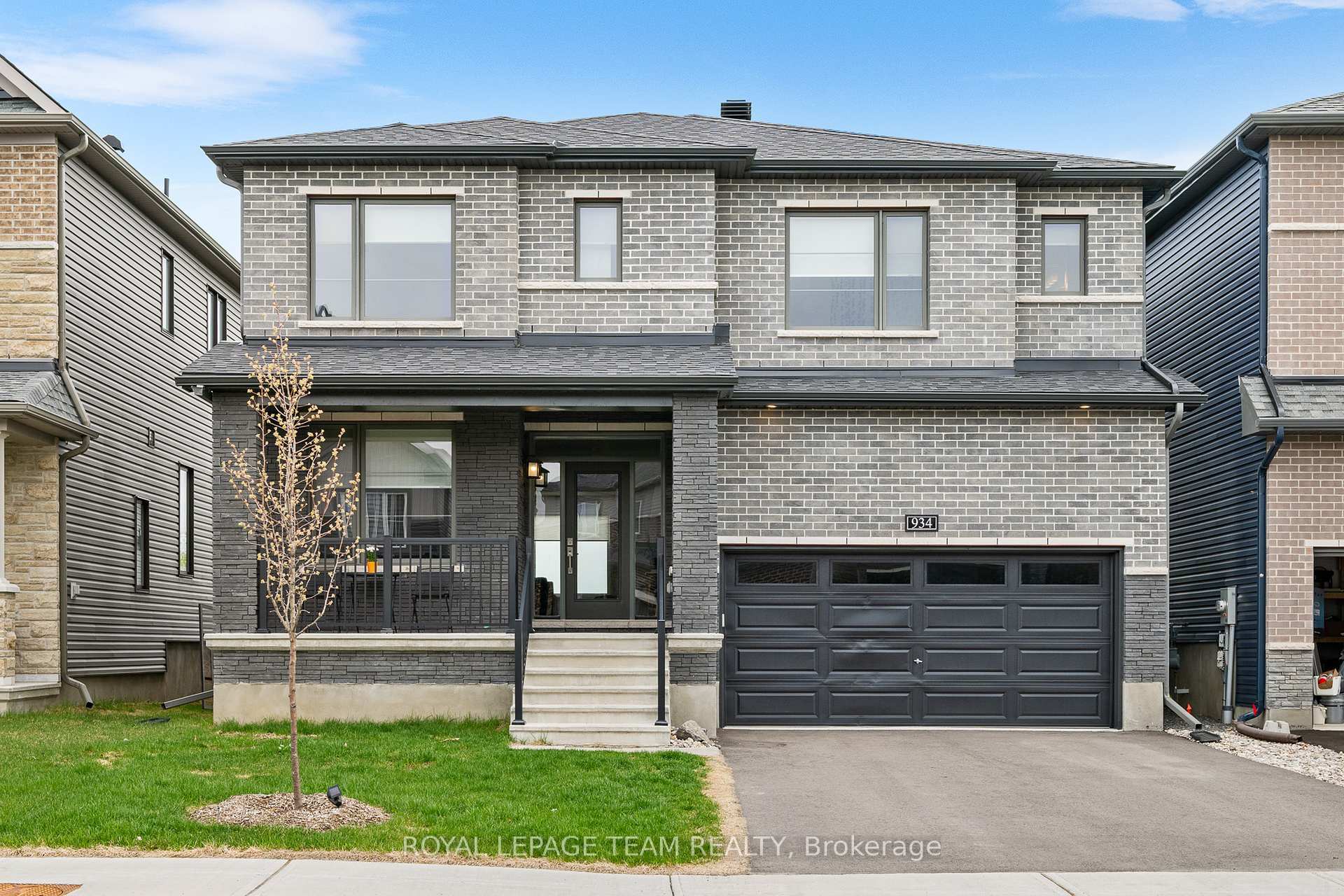 Property Photo: 934 Lakeridge Drive ON K4A 5N8