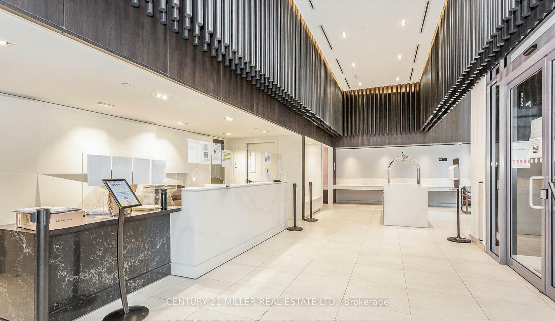 Property Photo: 4065 Confederation Parkway 1304 ON L5B 4N1