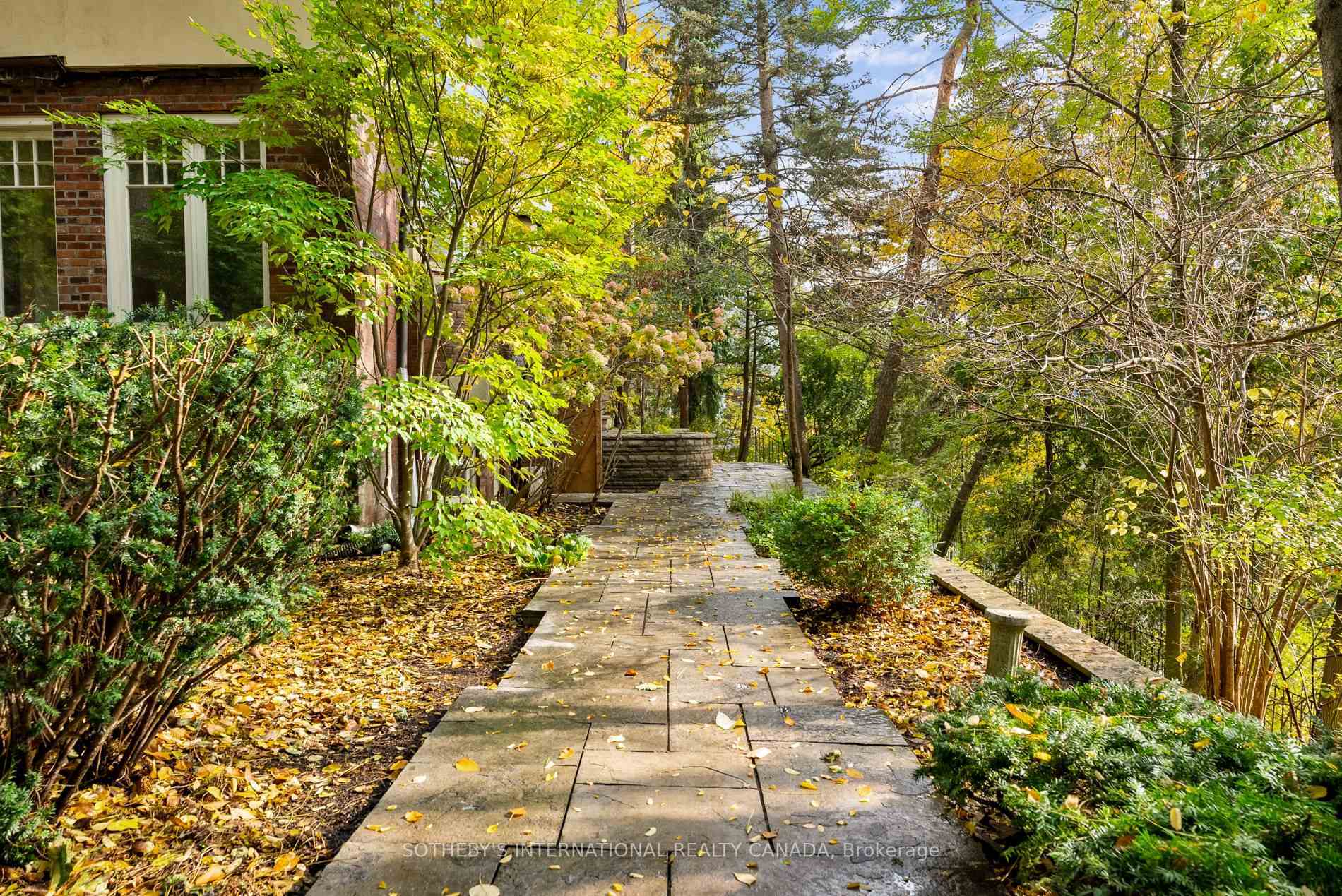 Property Photo: 56 Roxborough Drive ON M4W 1X1