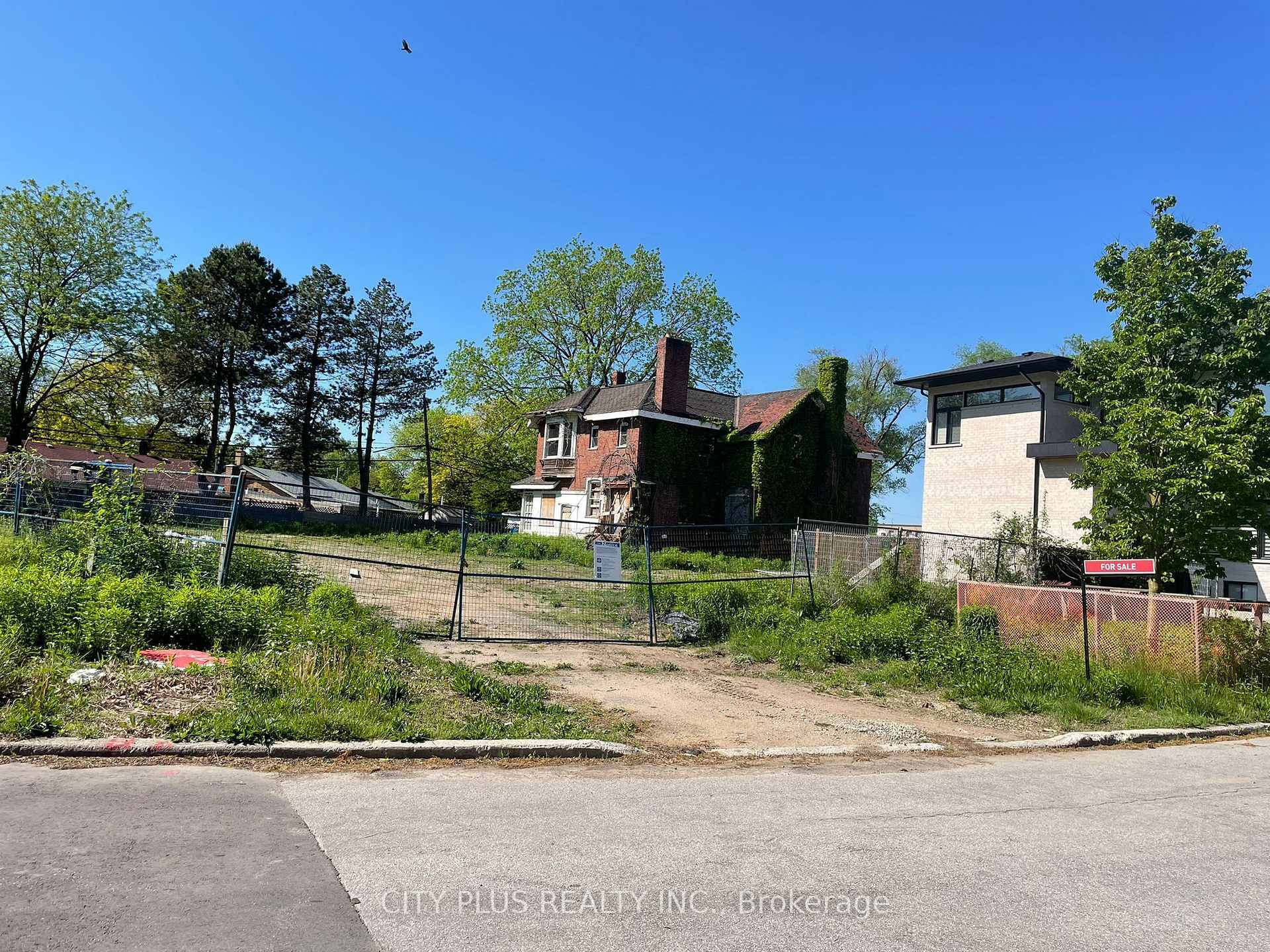 Property Photo:  18 Legato Court  ON M3B 1L7 