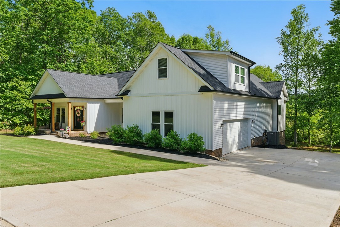 Property Photo: 109 Yamassee Trail SC 29627