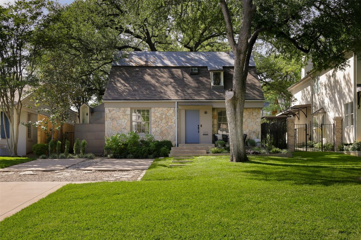 Property Photo: 1900 Stamford Lane TX 78703