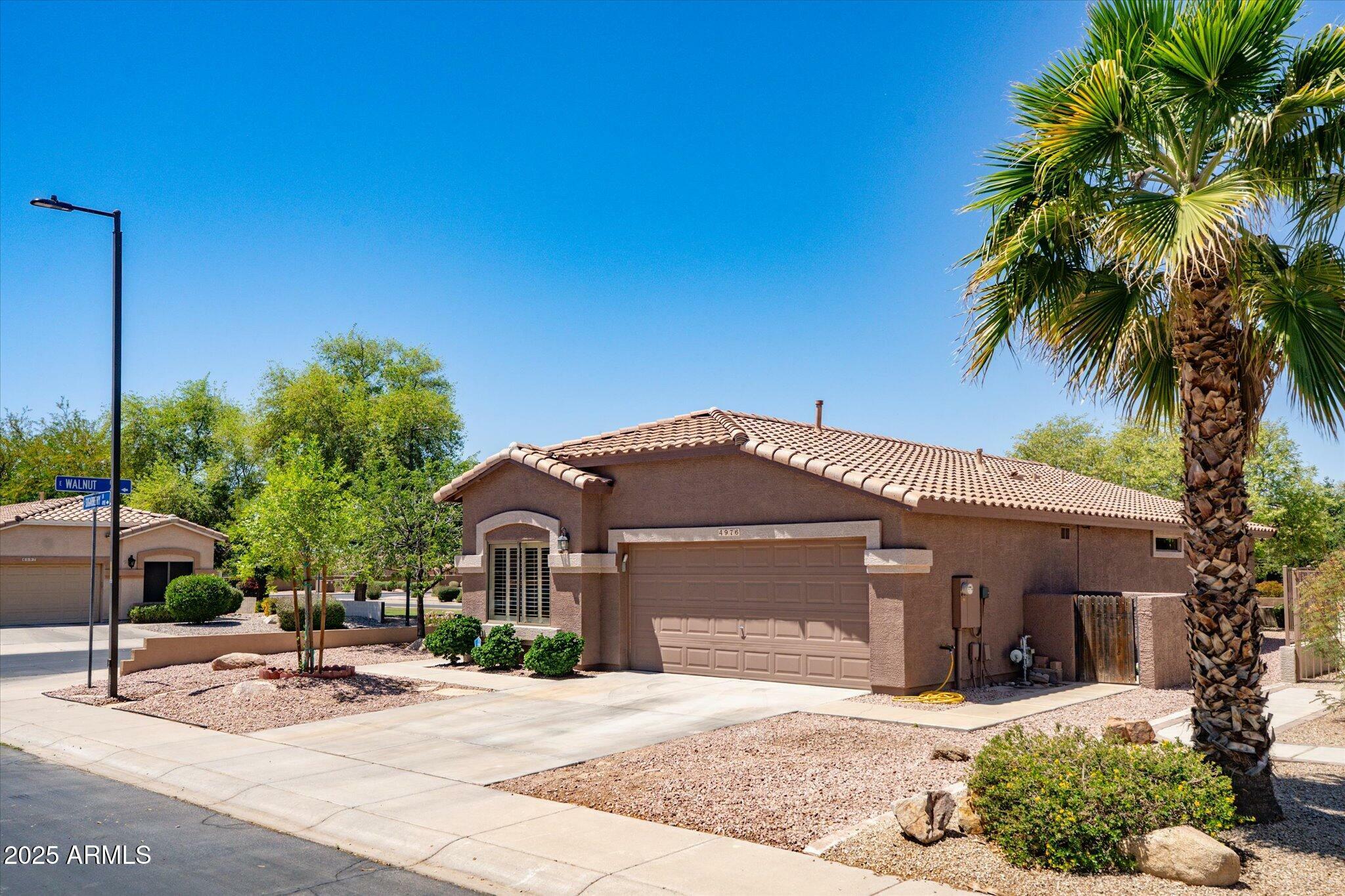 4976 S Sugarberry Lane  Gilbert AZ 85298 photo
