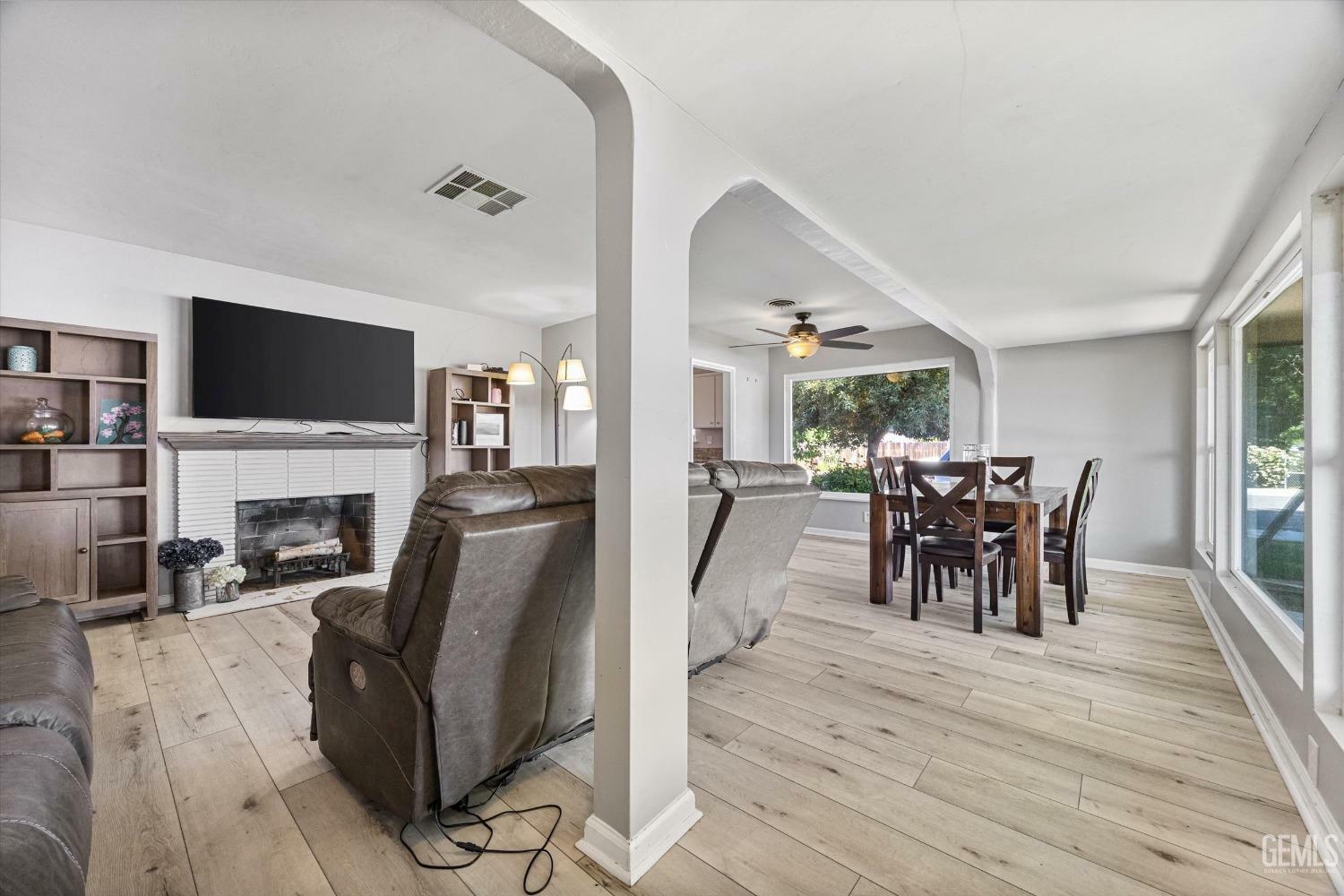 Property Photo: 295 Walnut Street CA 93263