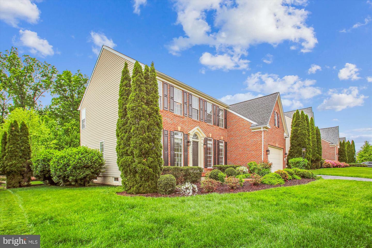 Property Photo: 25501 Tomey Court VA 20105