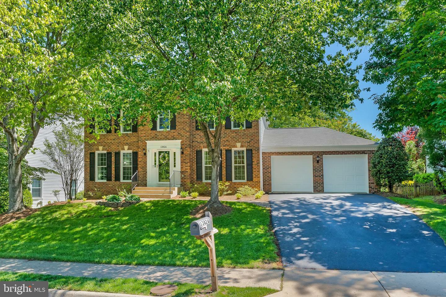 Property Photo: 13826 Springstone Drive VA 20124