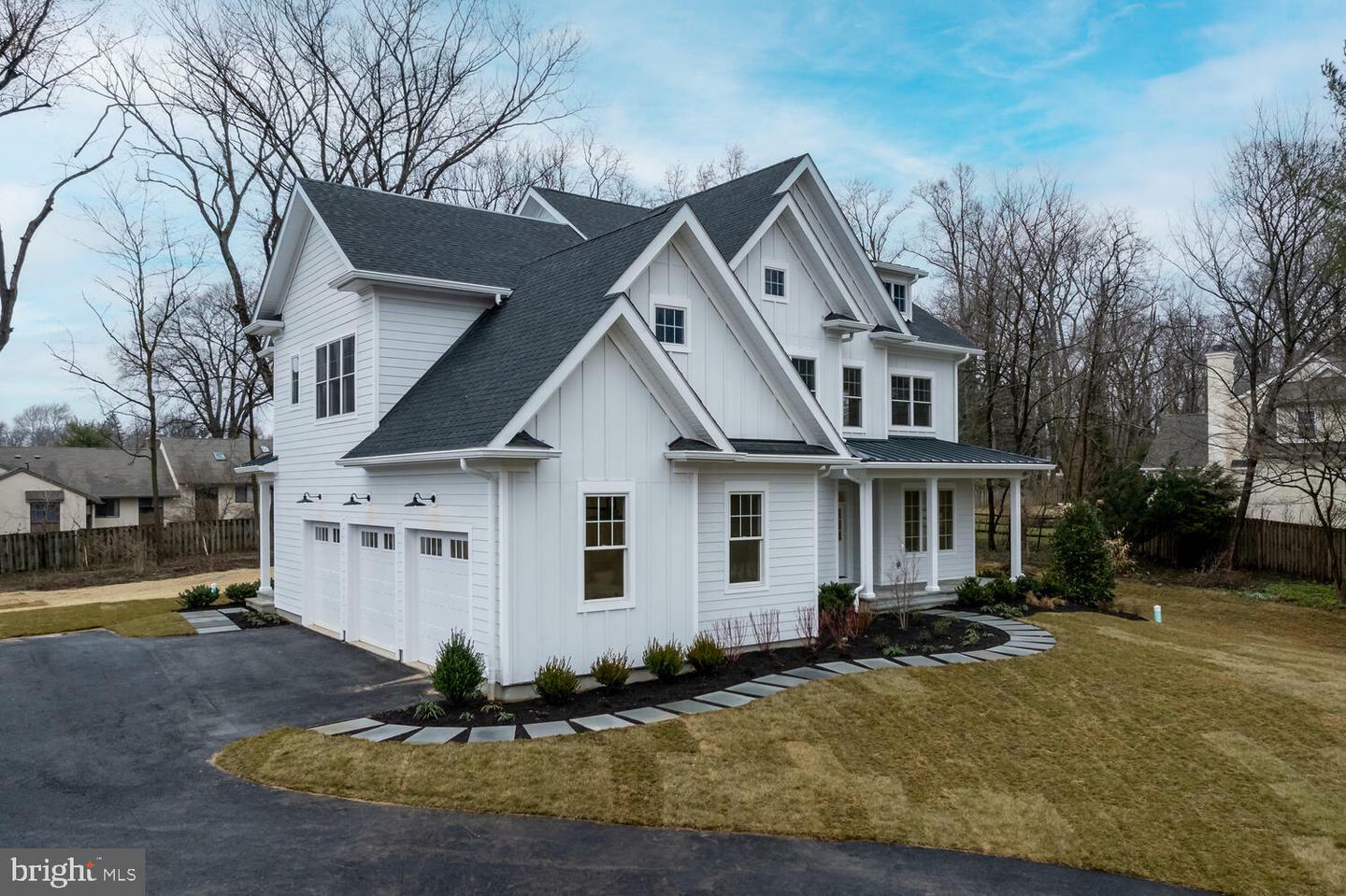 Property Photo: 10 Laurel Circle PA 19355