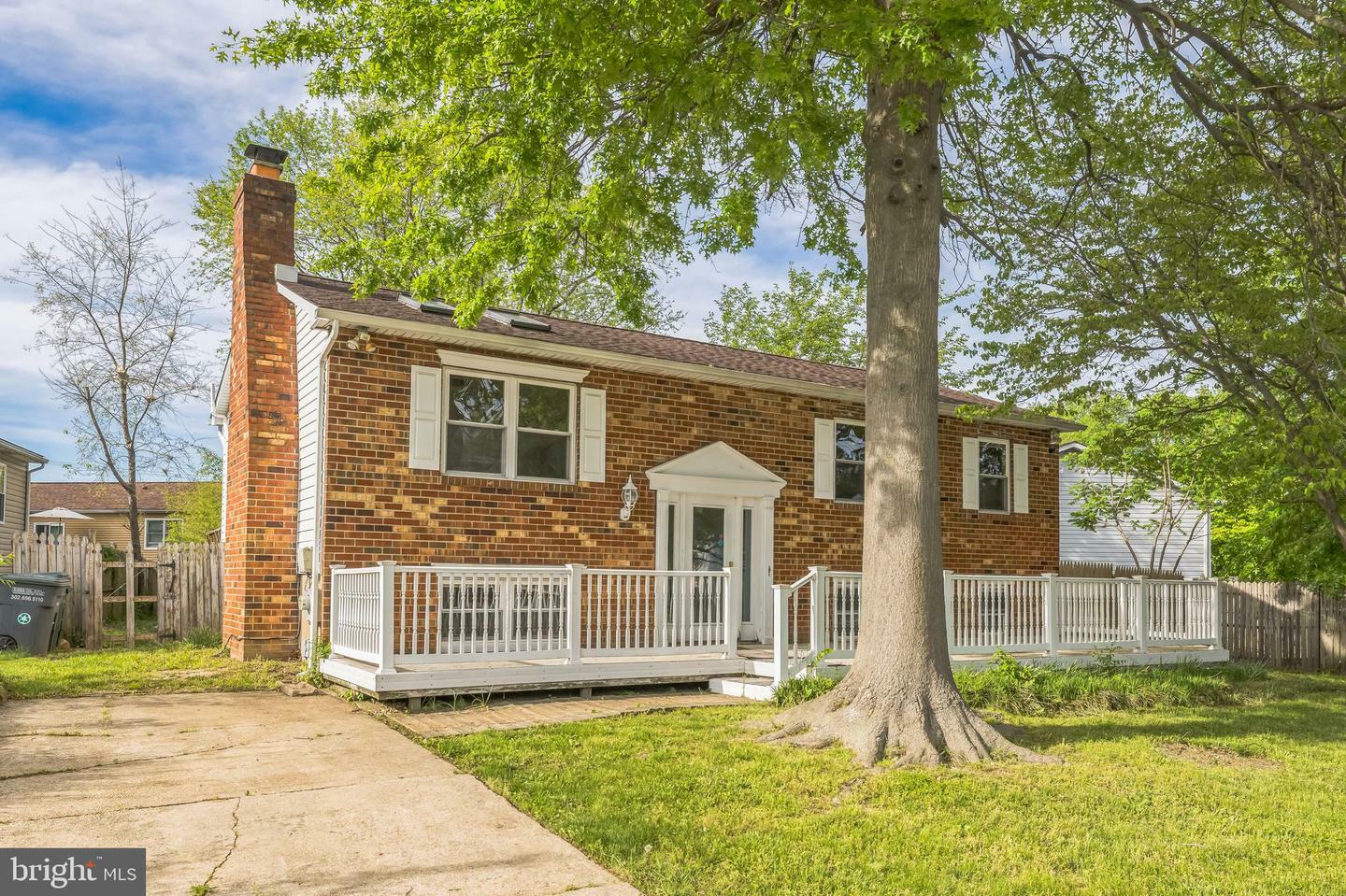 Property Photo: 5 Douglas Drive DE 19701
