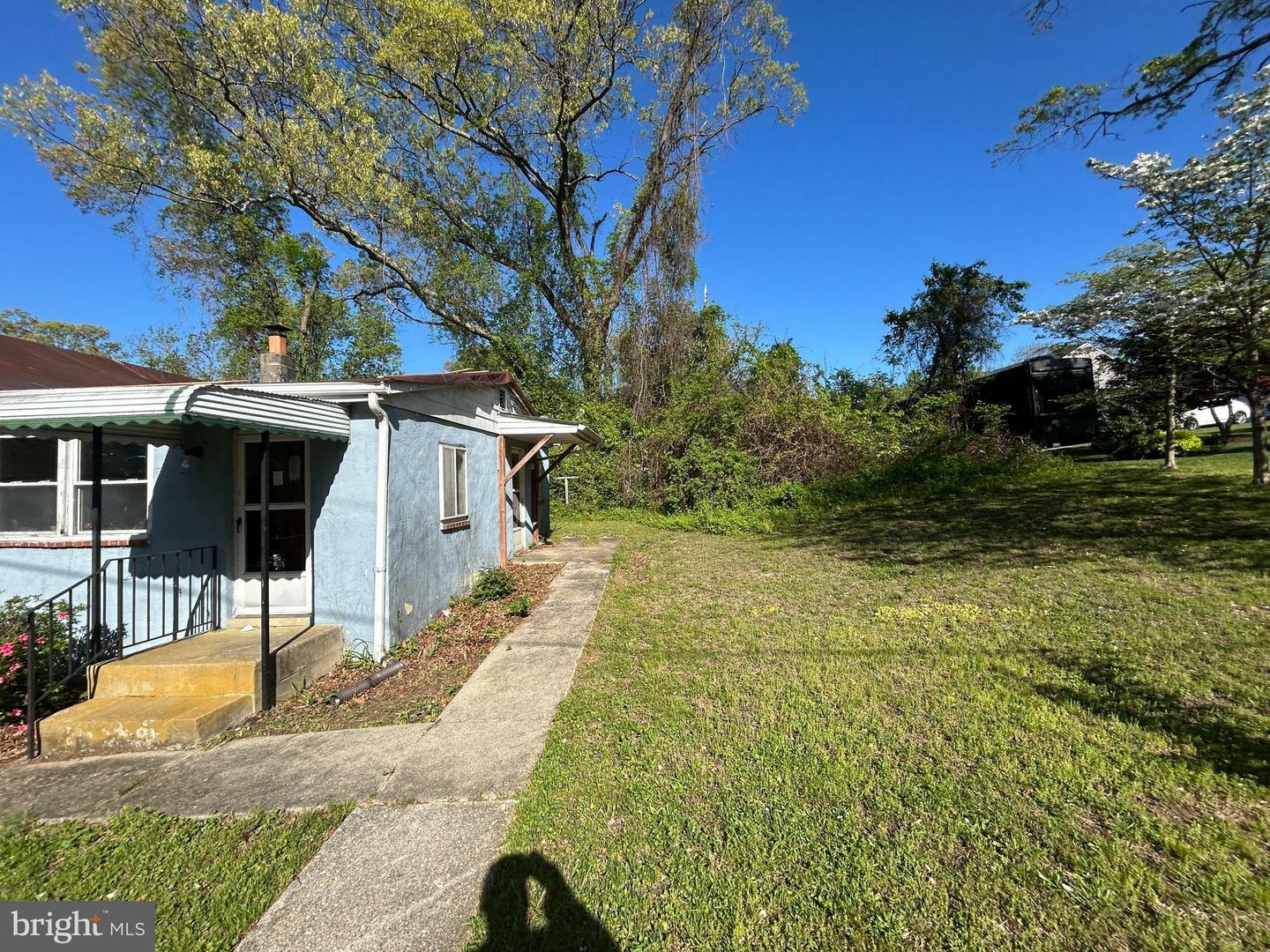 Property Photo: 368 Idlepines Road MD 21146