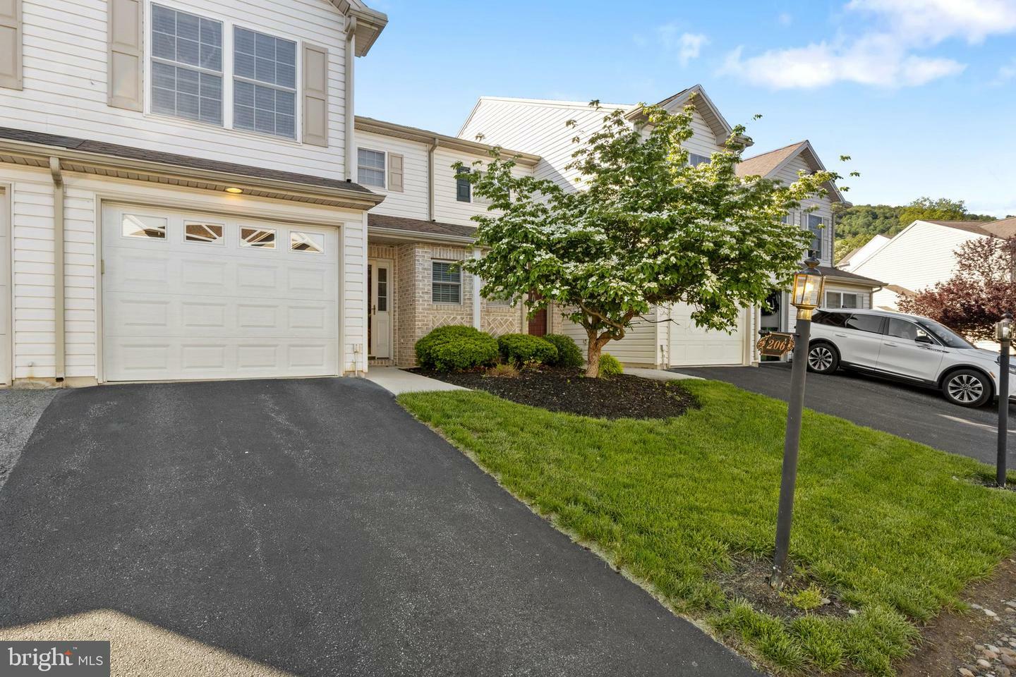Property Photo: 206 Silver Leaf Ridge PA 17110