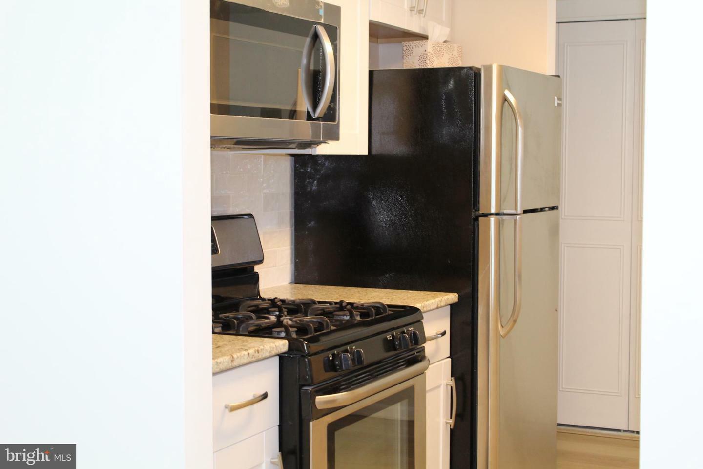 Property Photo: 100 West Avenue 601 West PA 19046