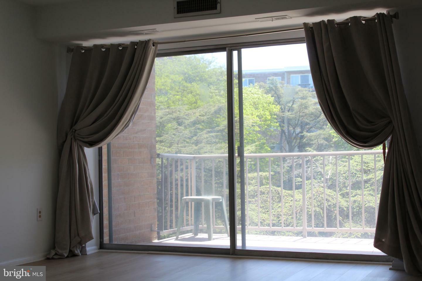 Property Photo: 100 West Avenue 601 West PA 19046