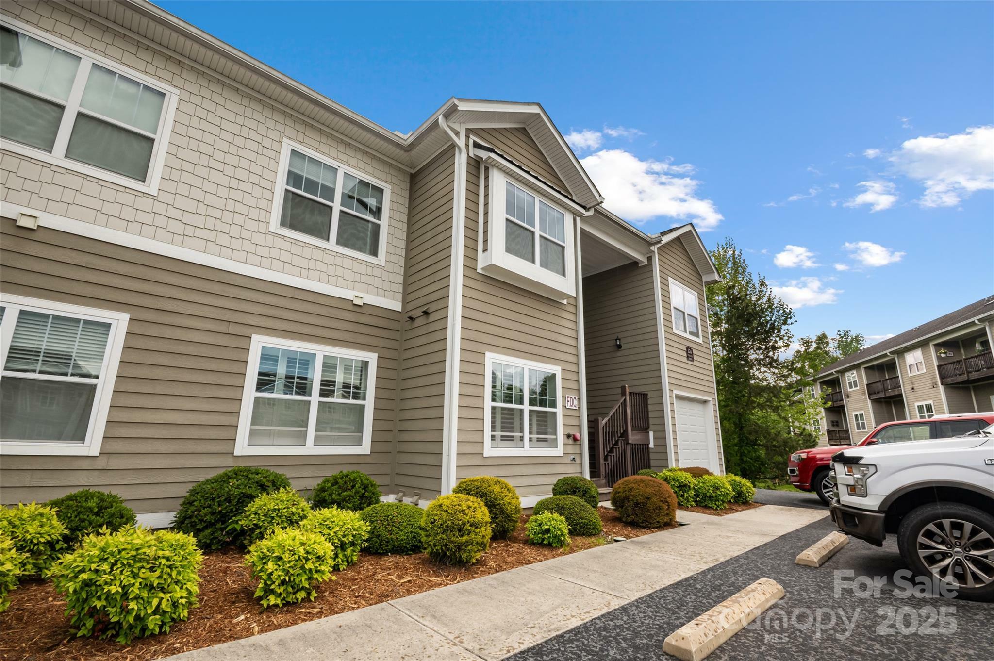 Property Photo: 124 Foxden Drive 303 NC 28732