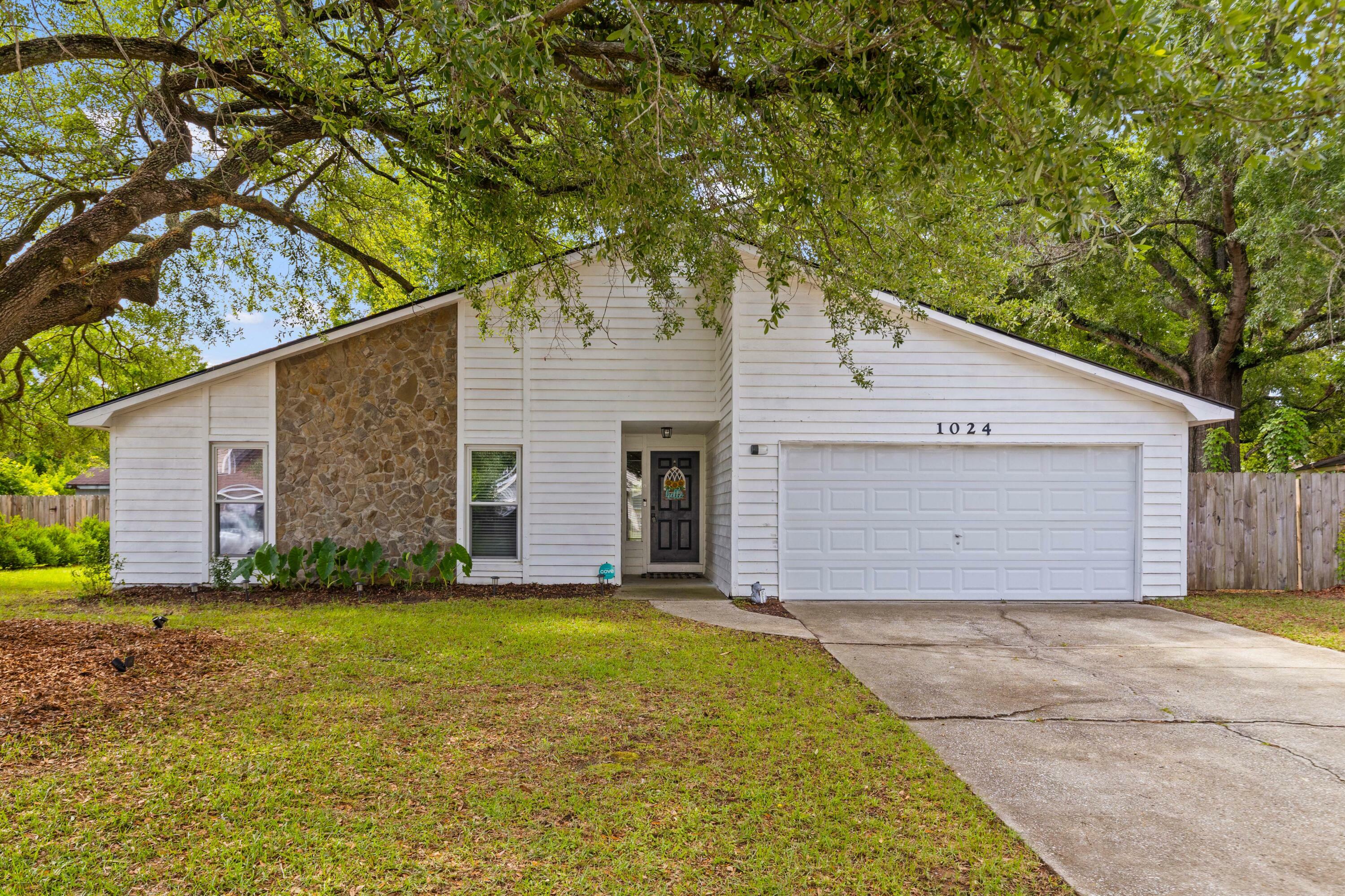 Property Photo: 1024 Willowood Avenue SC 29445