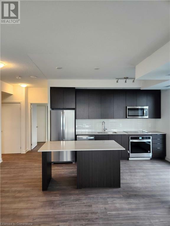 Property Photo:  55 Duke Street West 1902  ON N2H 0C9 