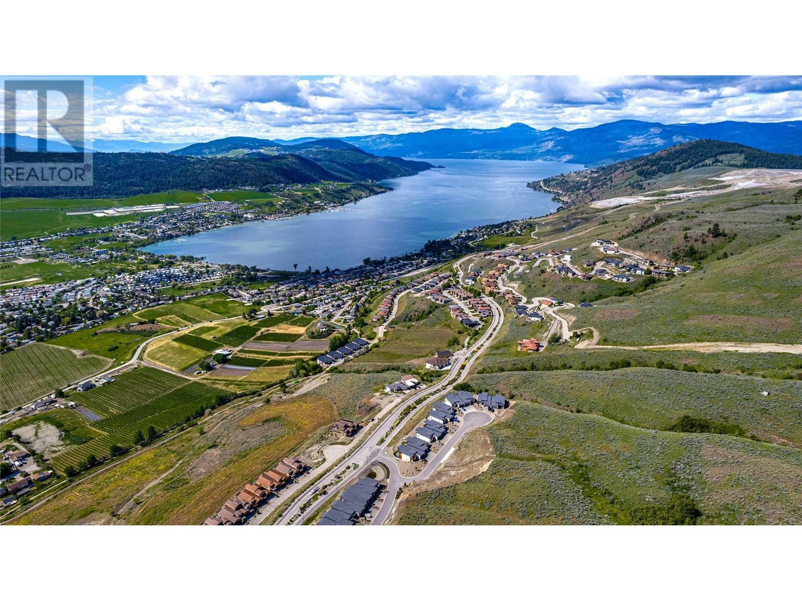 Property Photo: 595 Vineyard Way North Way 34 BC V1H 2M2