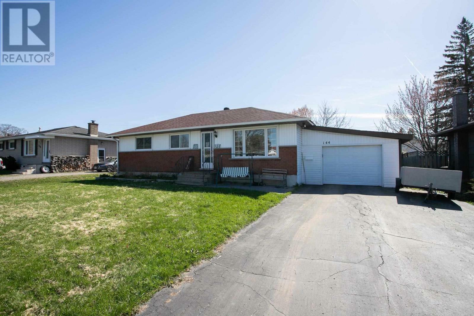 Property Photo: 144 Boehmer Blvd ON P6B 5B9