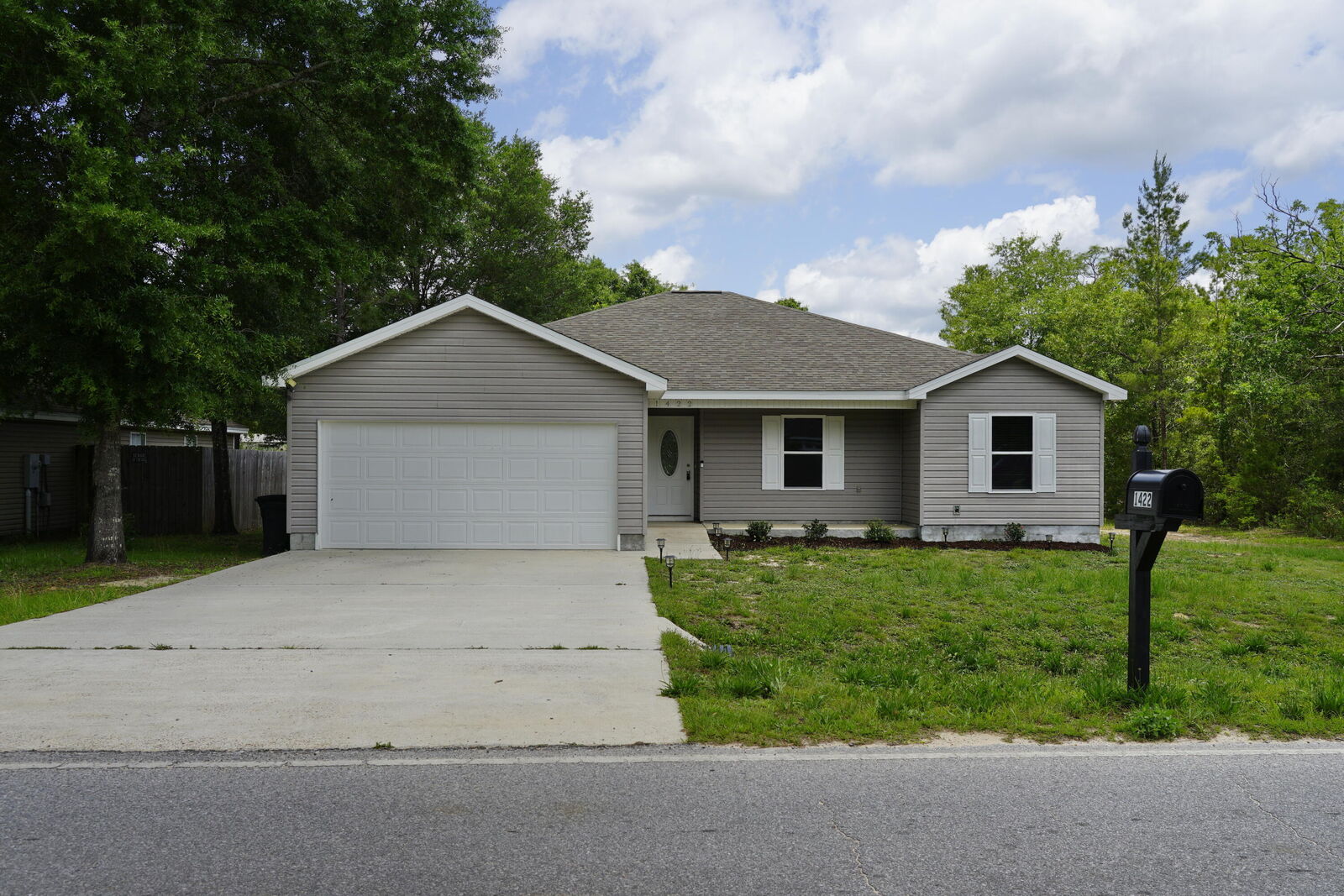 Property Photo:  1422 Oakwood Lakes Boulevard  FL 32433 
