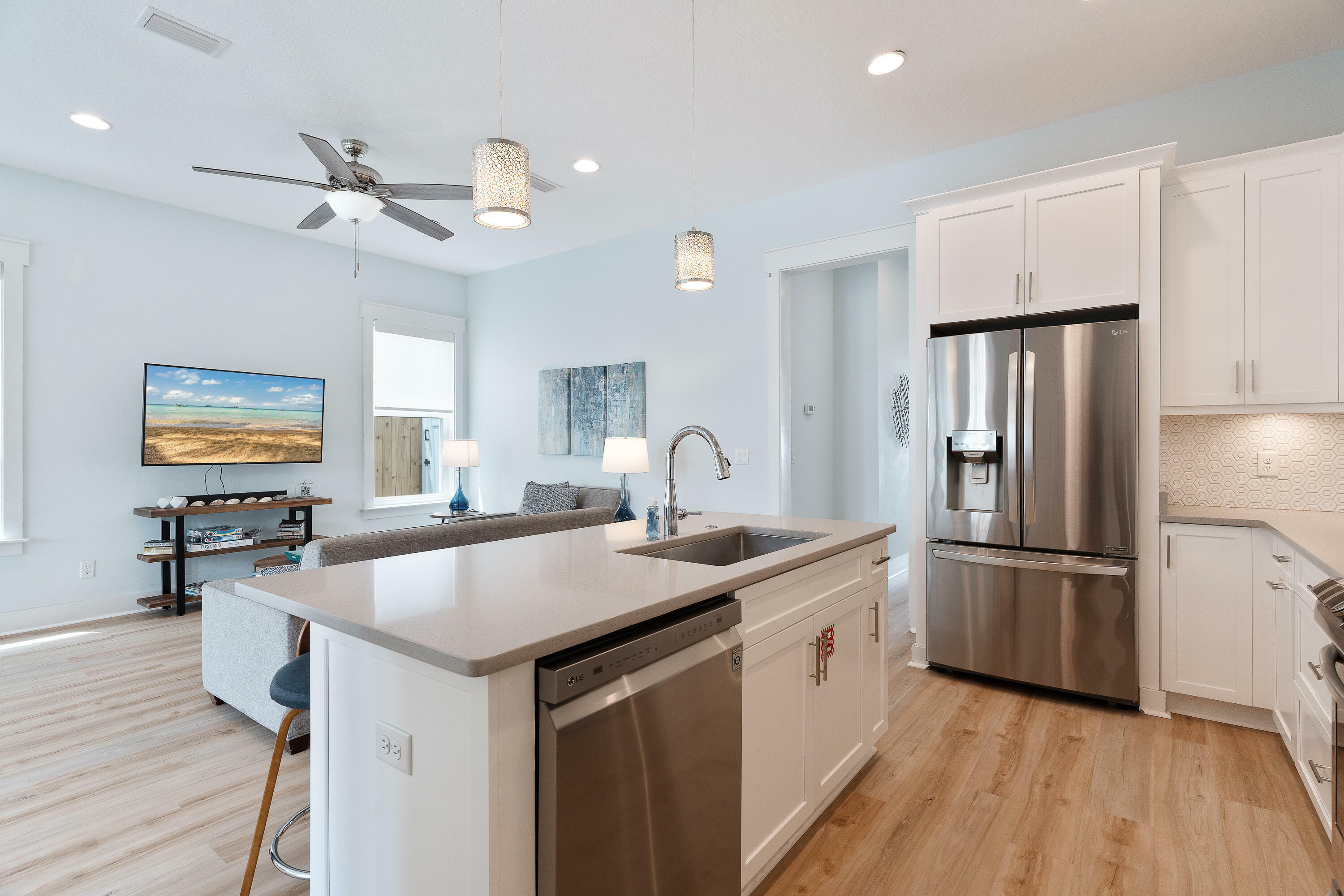 Property Photo: 213 Sands Street FL 32413