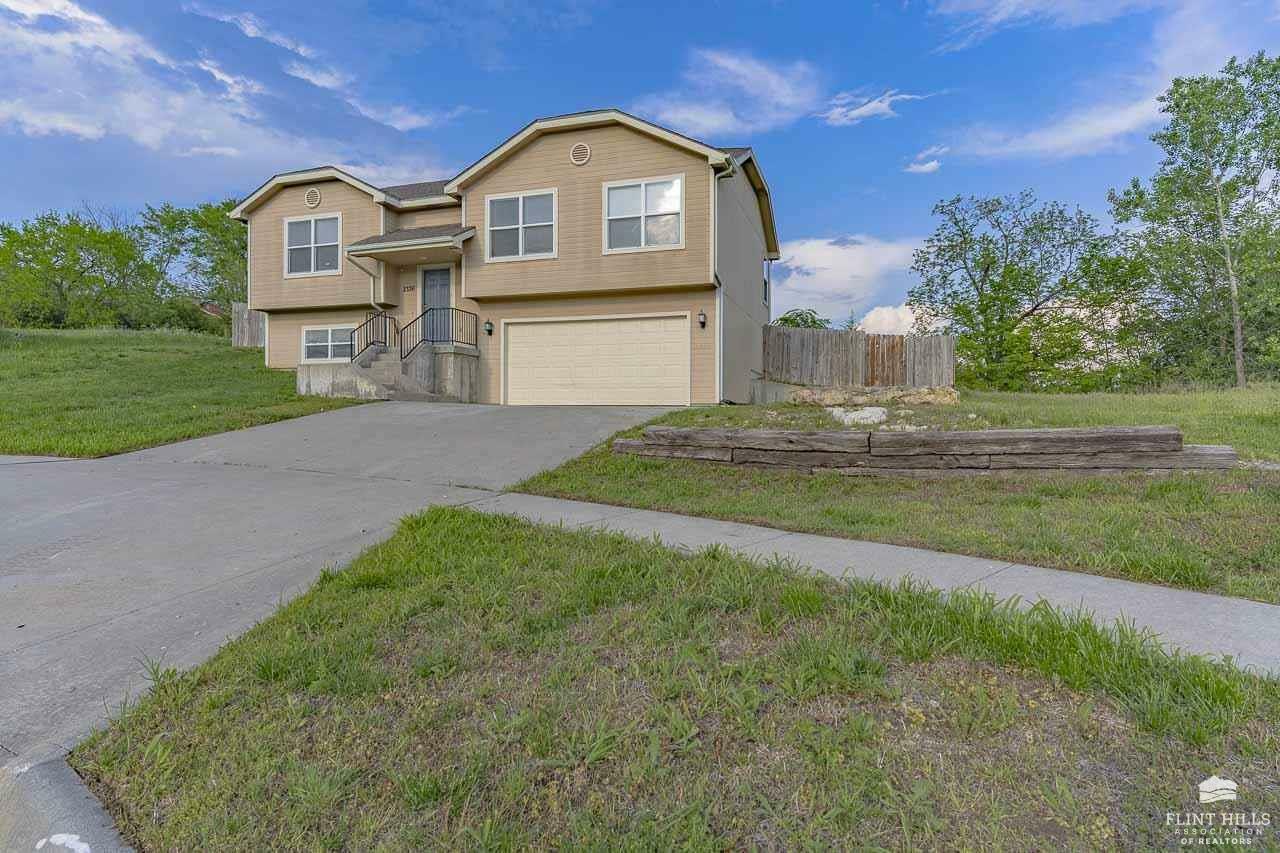 Property Photo: 2336 Fox Sparrow Court KS 66441
