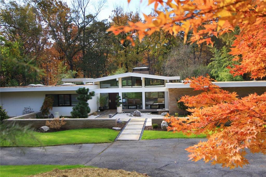 Property Photo: 2730 Ridgewood Road NW GA 30327