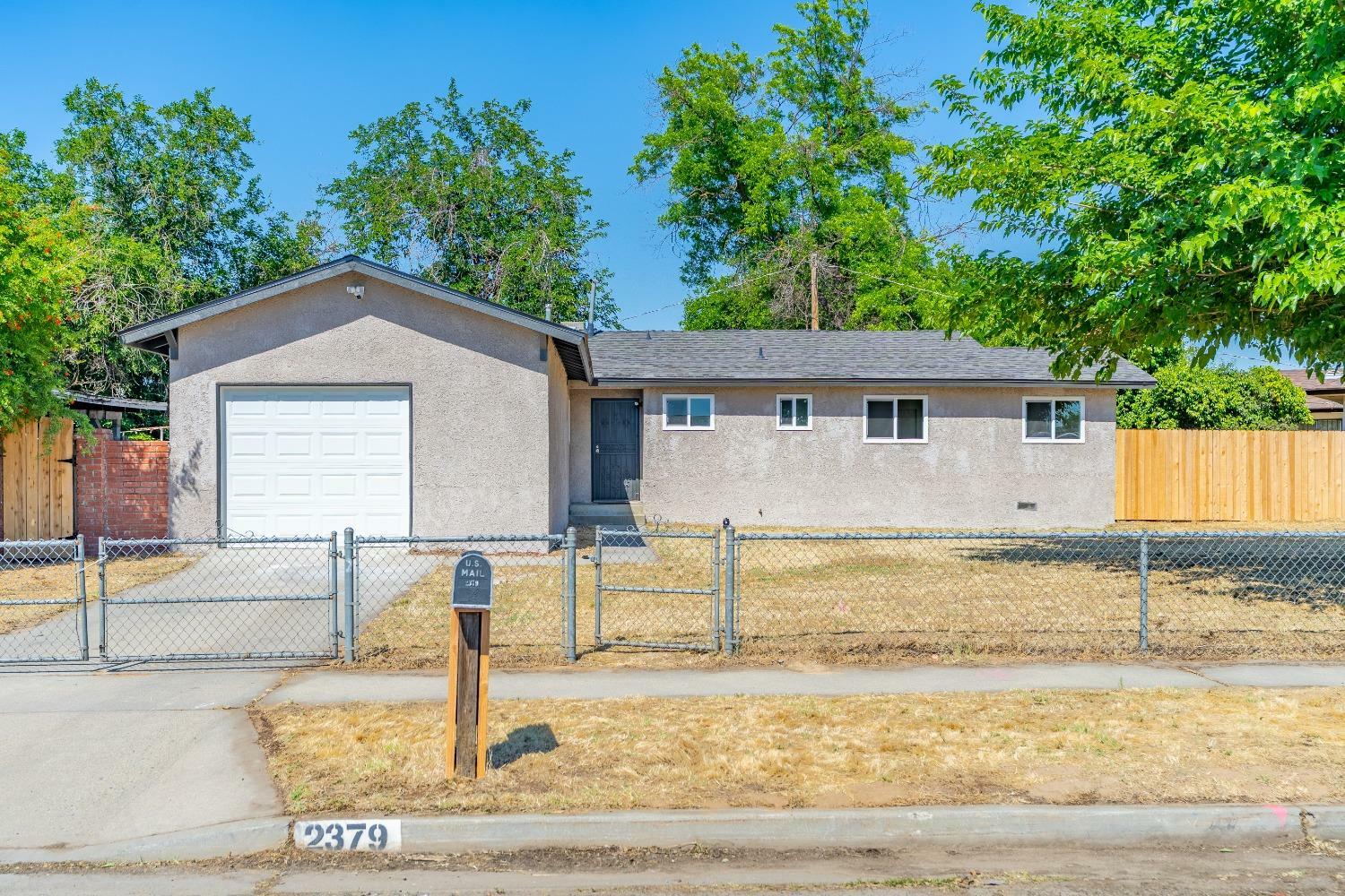 2379 S Price Avenue  Fresno CA 93725 photo