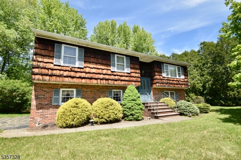 9 Albertine Pl  West Milford Twp. NJ 07438 photo