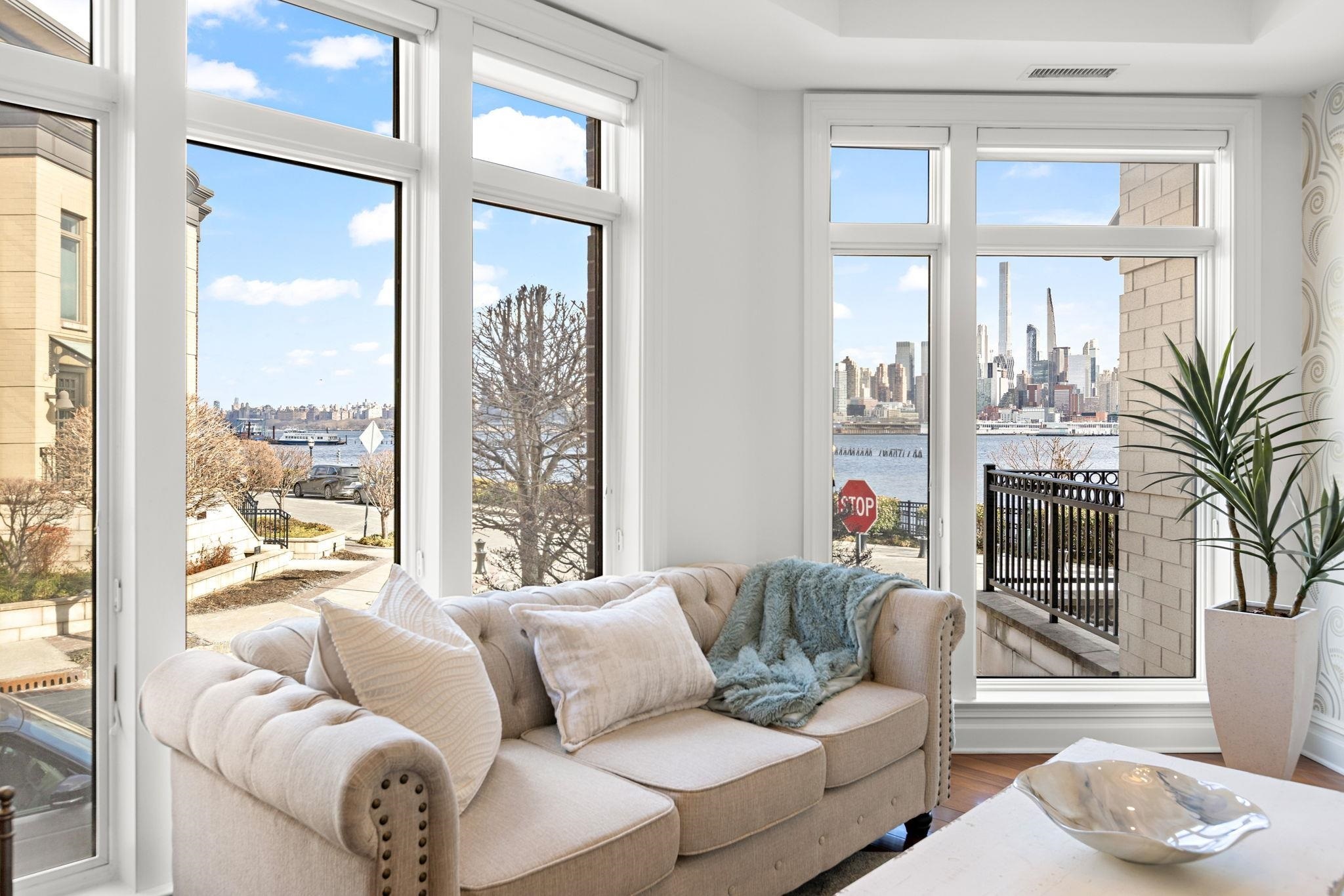Th1 Oxford Landing  Weehawken NJ 07086 photo