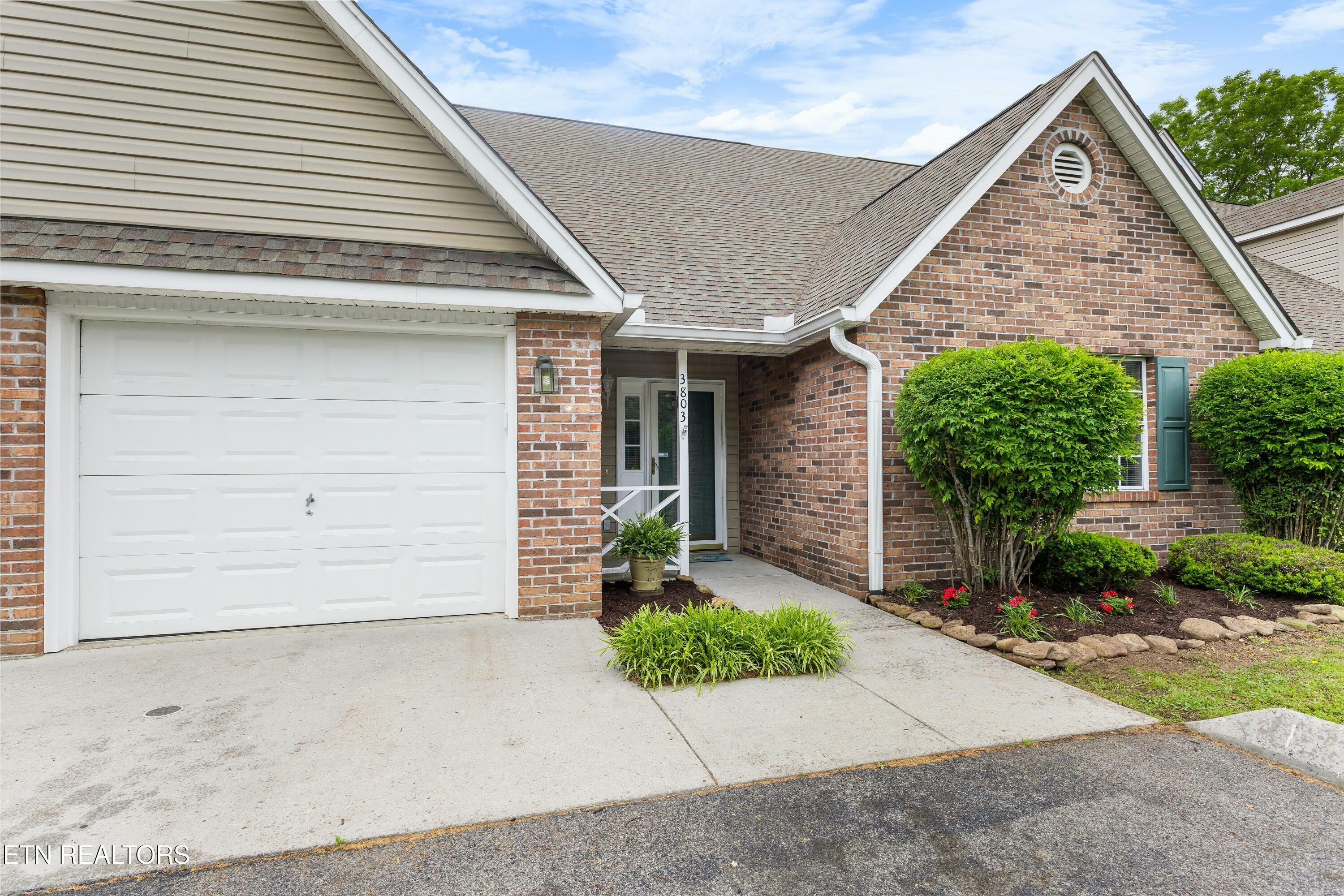 Property Photo: 3803 Valley Creek Way TN 37918