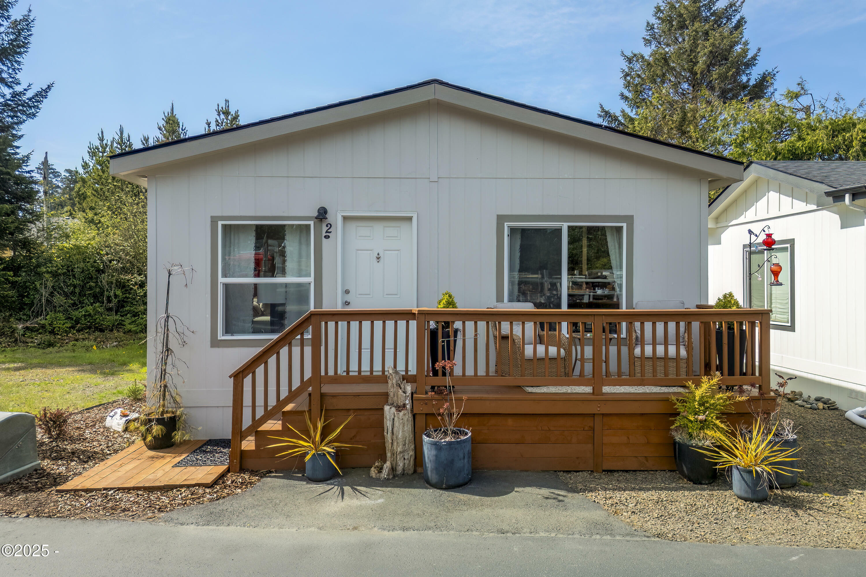 Property Photo: 4875 N Hwy 101 2 OR 97341