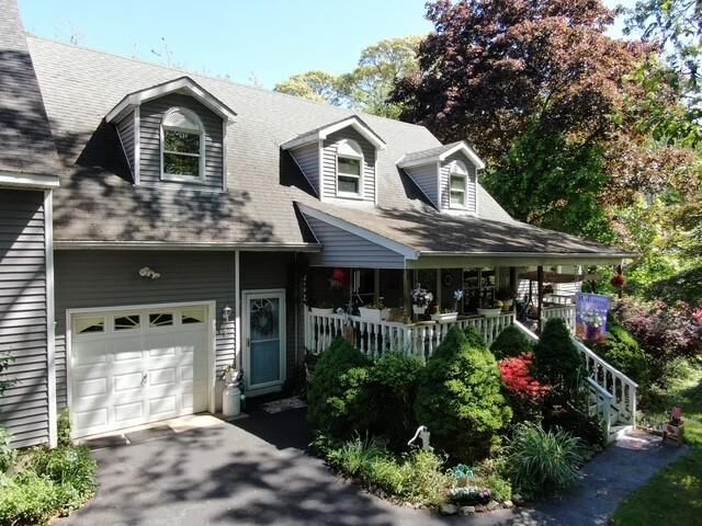 Property Photo:  9 Deep Valley Drive  NY 11789 