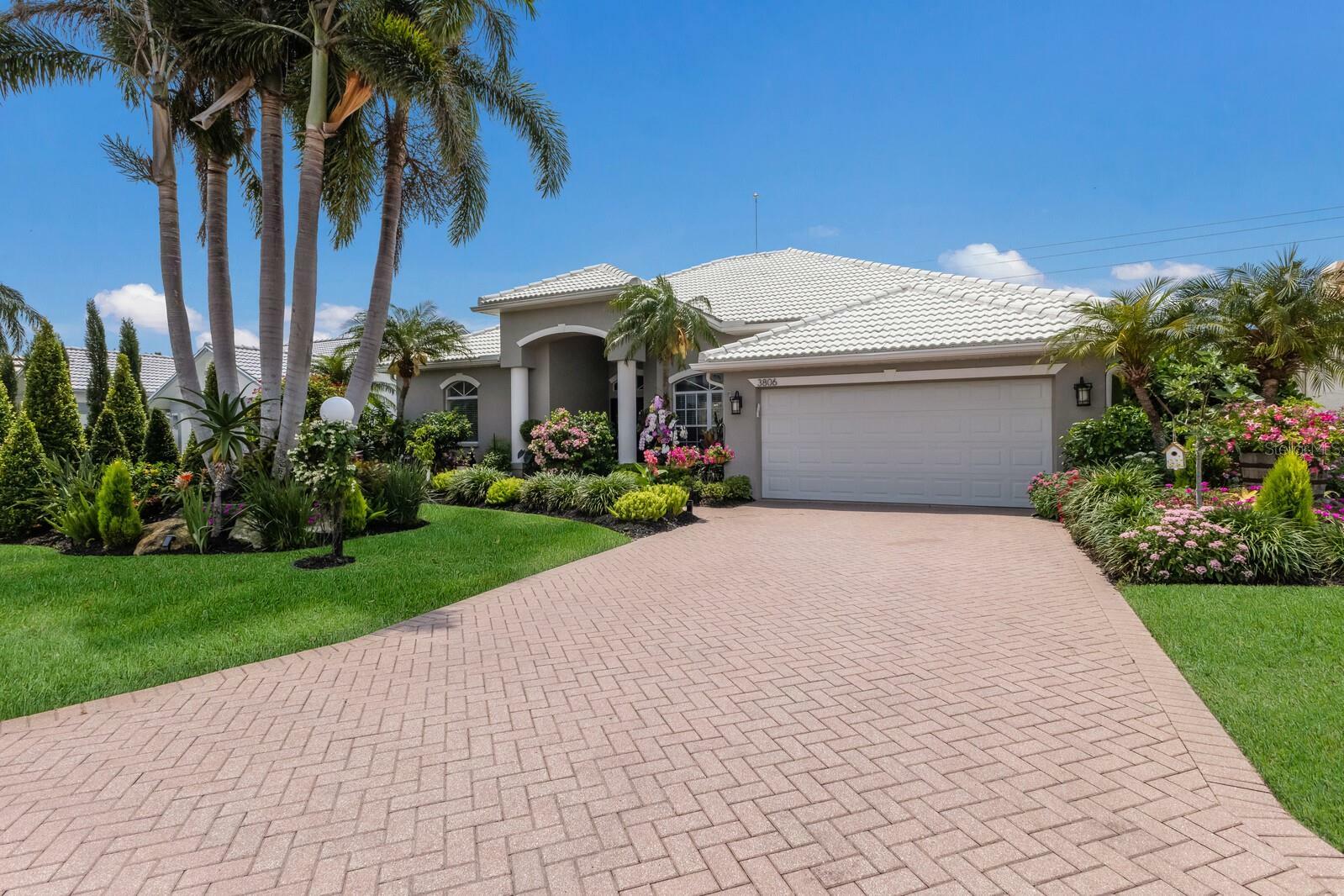 Property Photo: 3806 72nd Terrace E FL 34243