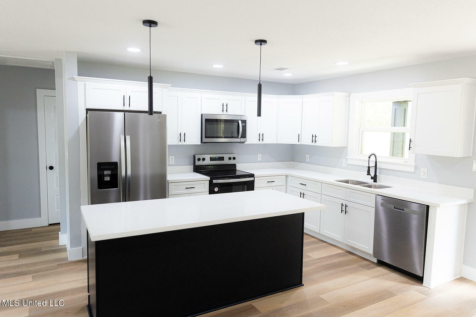 Property Photo: 3408 Raintree Drive Drive MS 39553