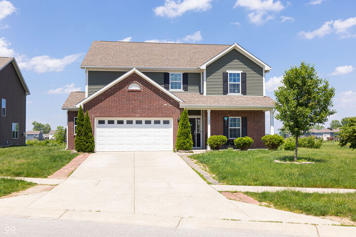 928 Cherry Tree Lane  Greenwood IN 46143 photo