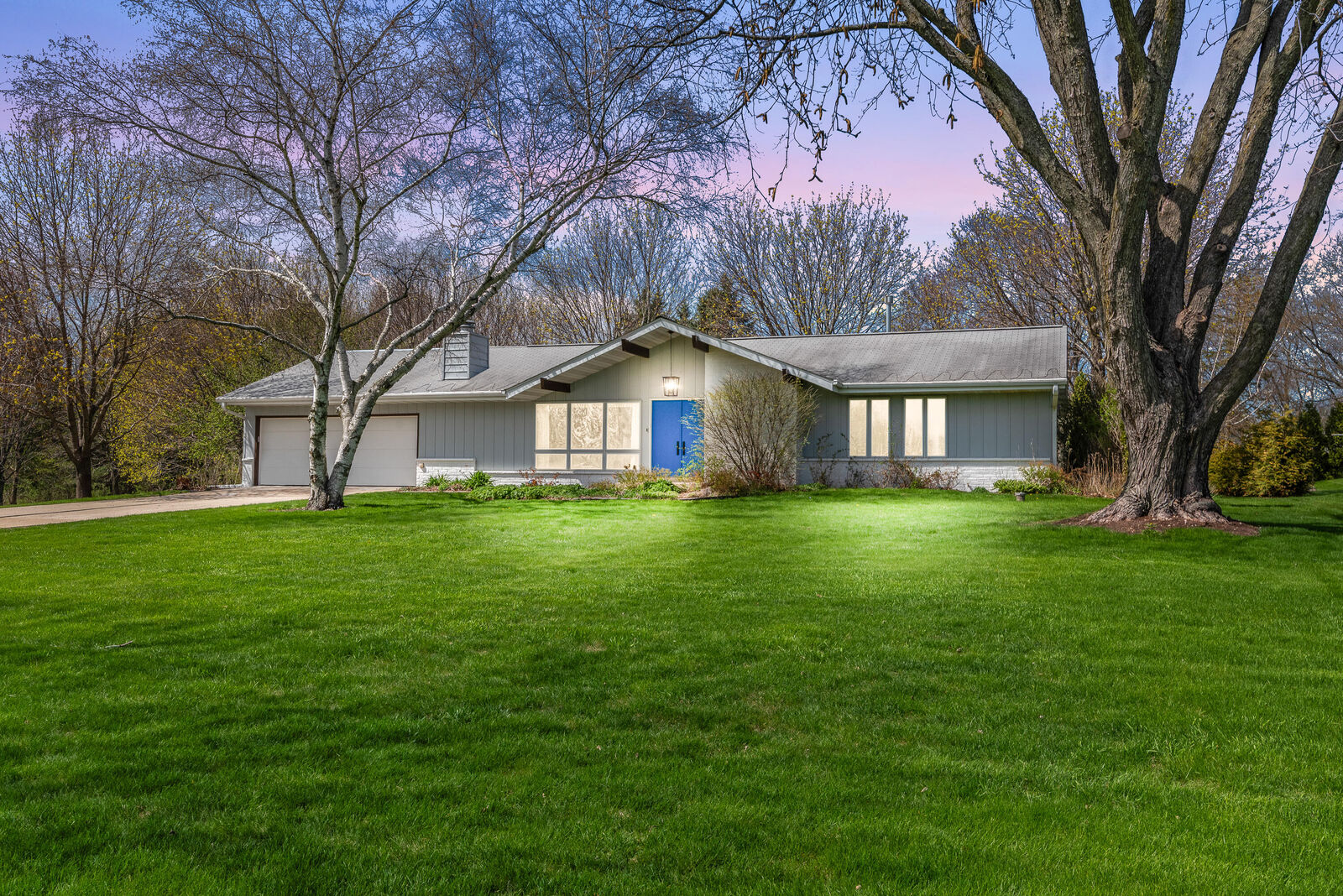 Property Photo: 1074 Ulao Pkwy WI 53024