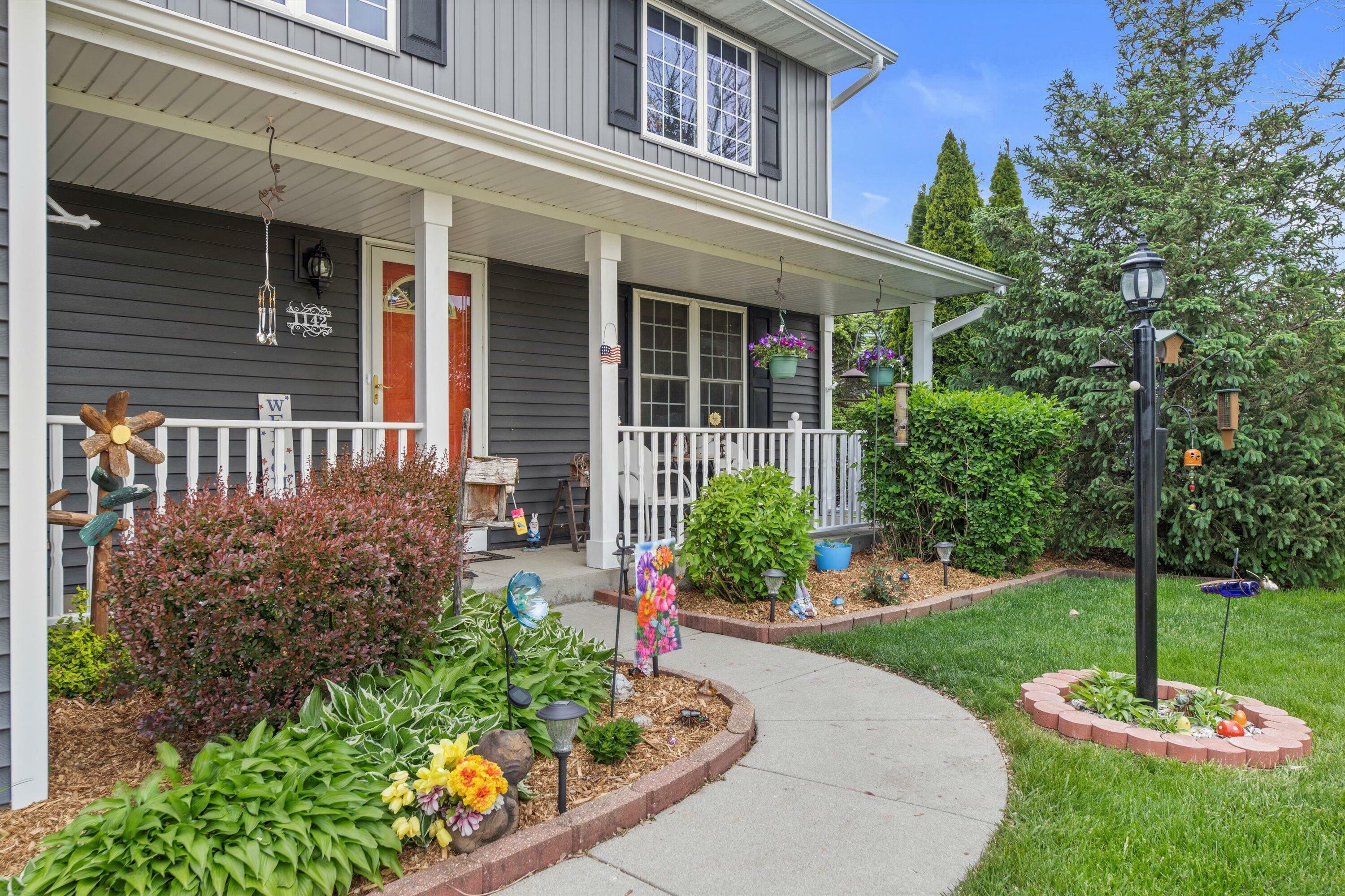 Property Photo: 1142 Shoal Ridge Rd WI 53066