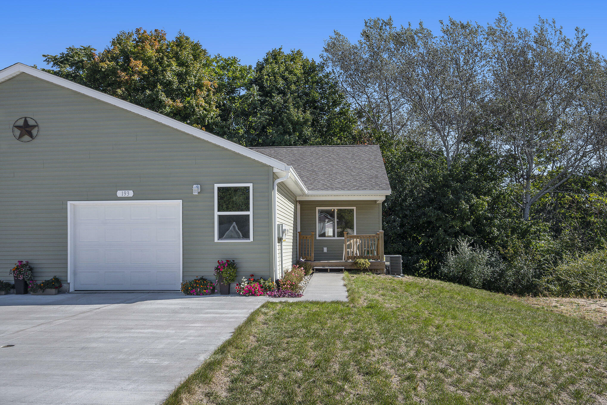 Property Photo: 193 Devonwood Drive MI 49455