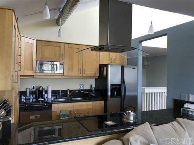 Property Photo: 2376 Altisma Way G CA 92009
