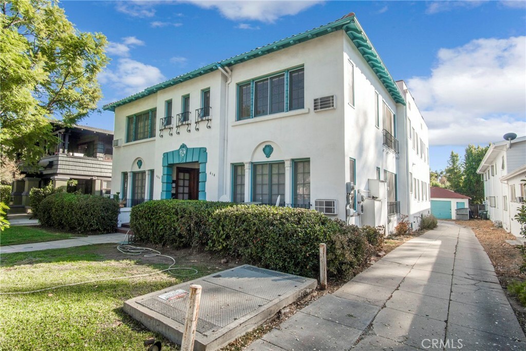 Property Photo: 618 E California Boulevard CA 91106