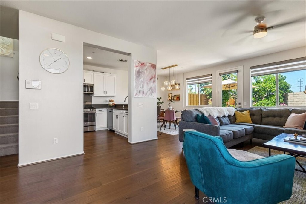 Property Photo:  11159 W Laughlin Lane  CA 91606 