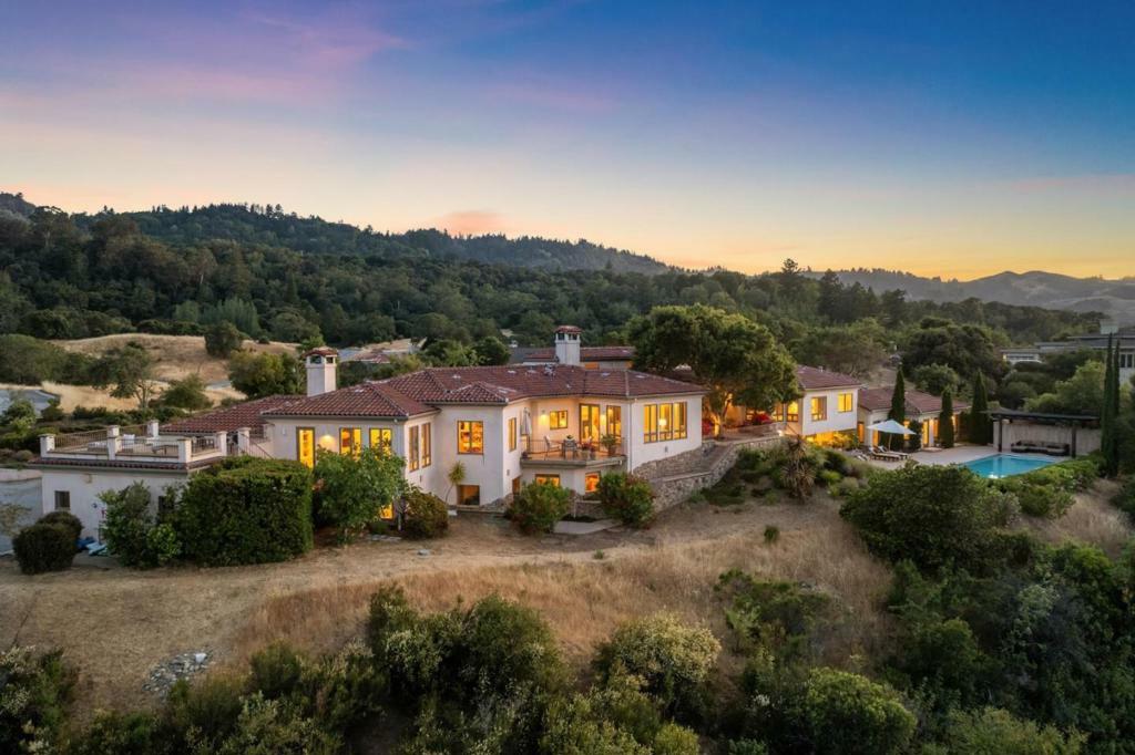 Property Photo: 7 Redberry CA 94028